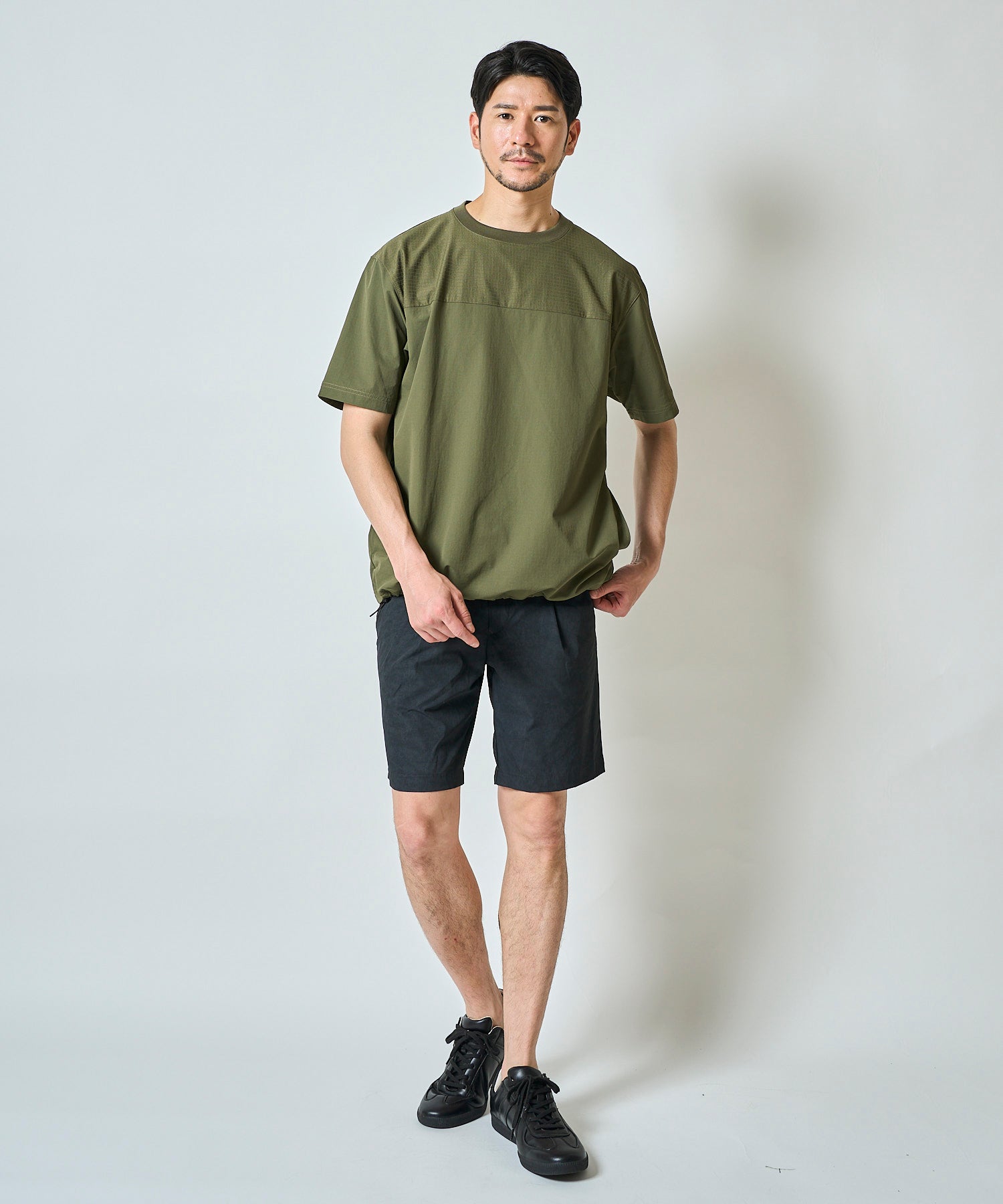 ナイロンストレッチ切替えクルーネックTシャツ