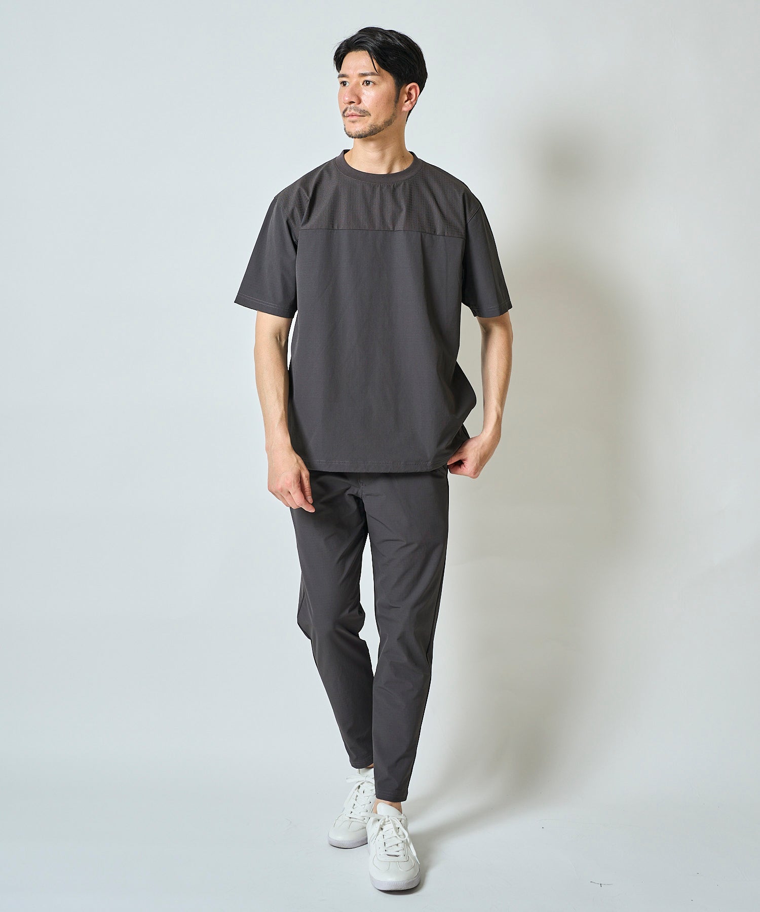 ナイロンストレッチ切替えクルーネックTシャツ