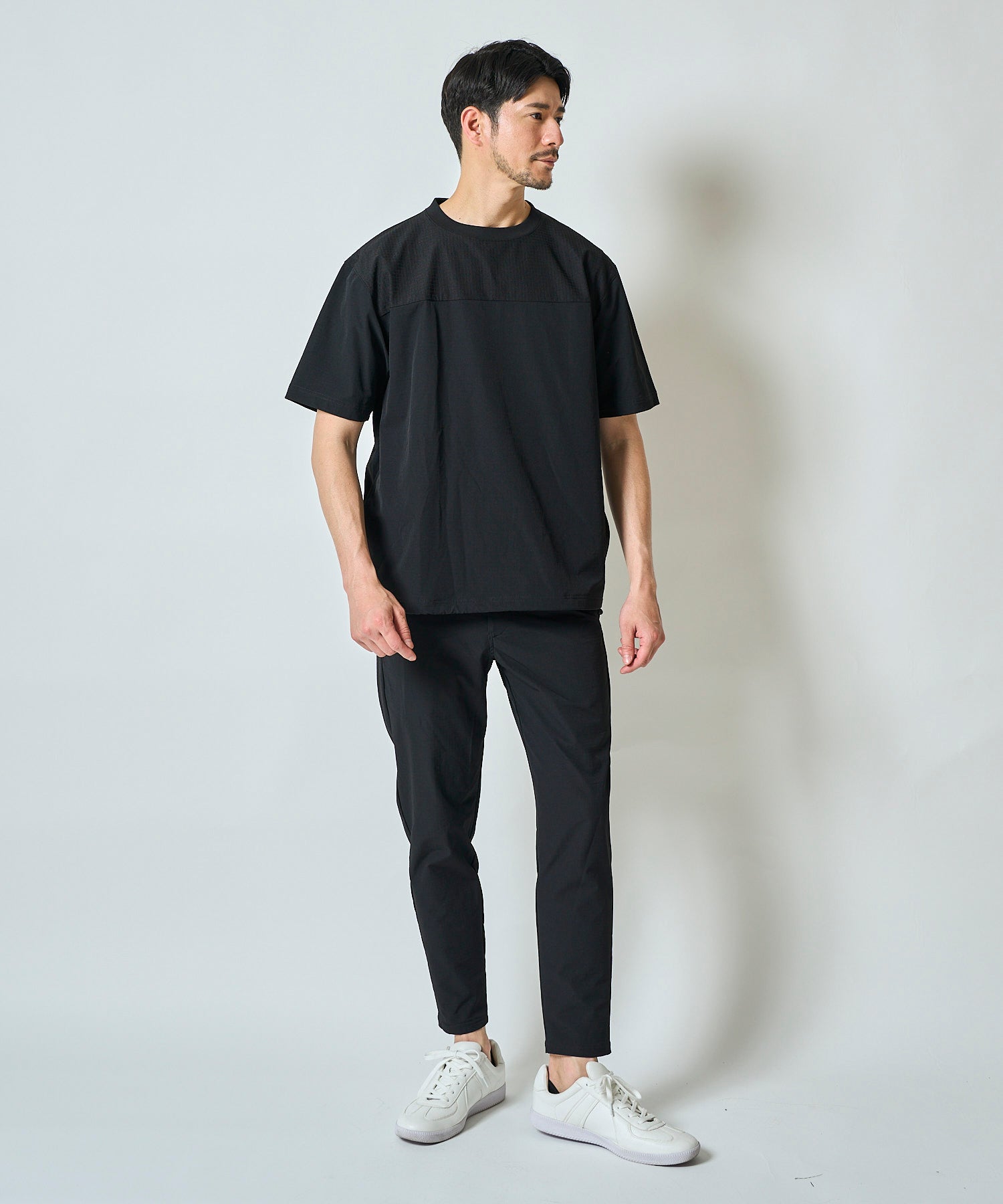 ナイロンストレッチテーパード9分丈パンツ
