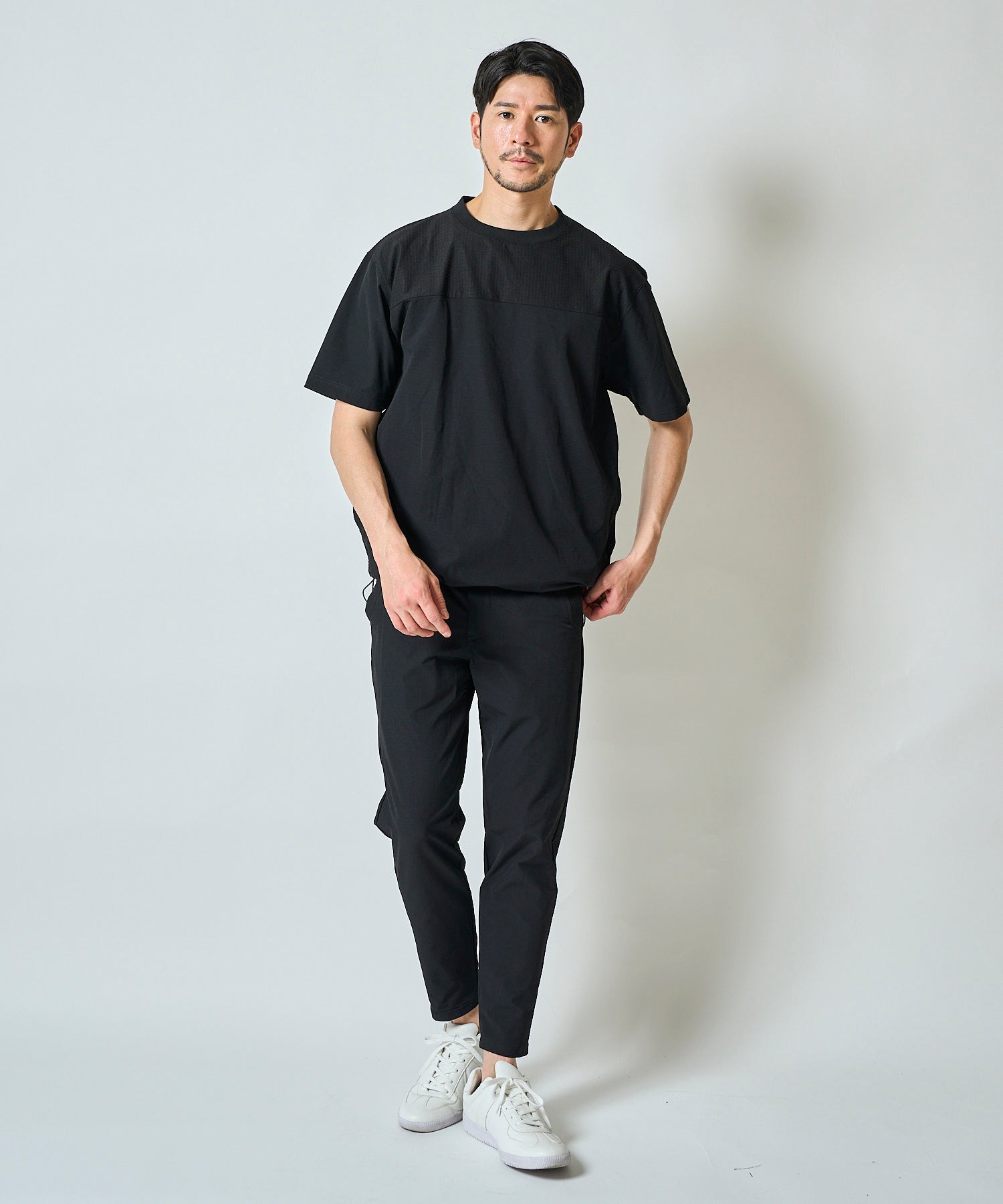 ナイロンストレッチ切替えクルーネックTシャツ