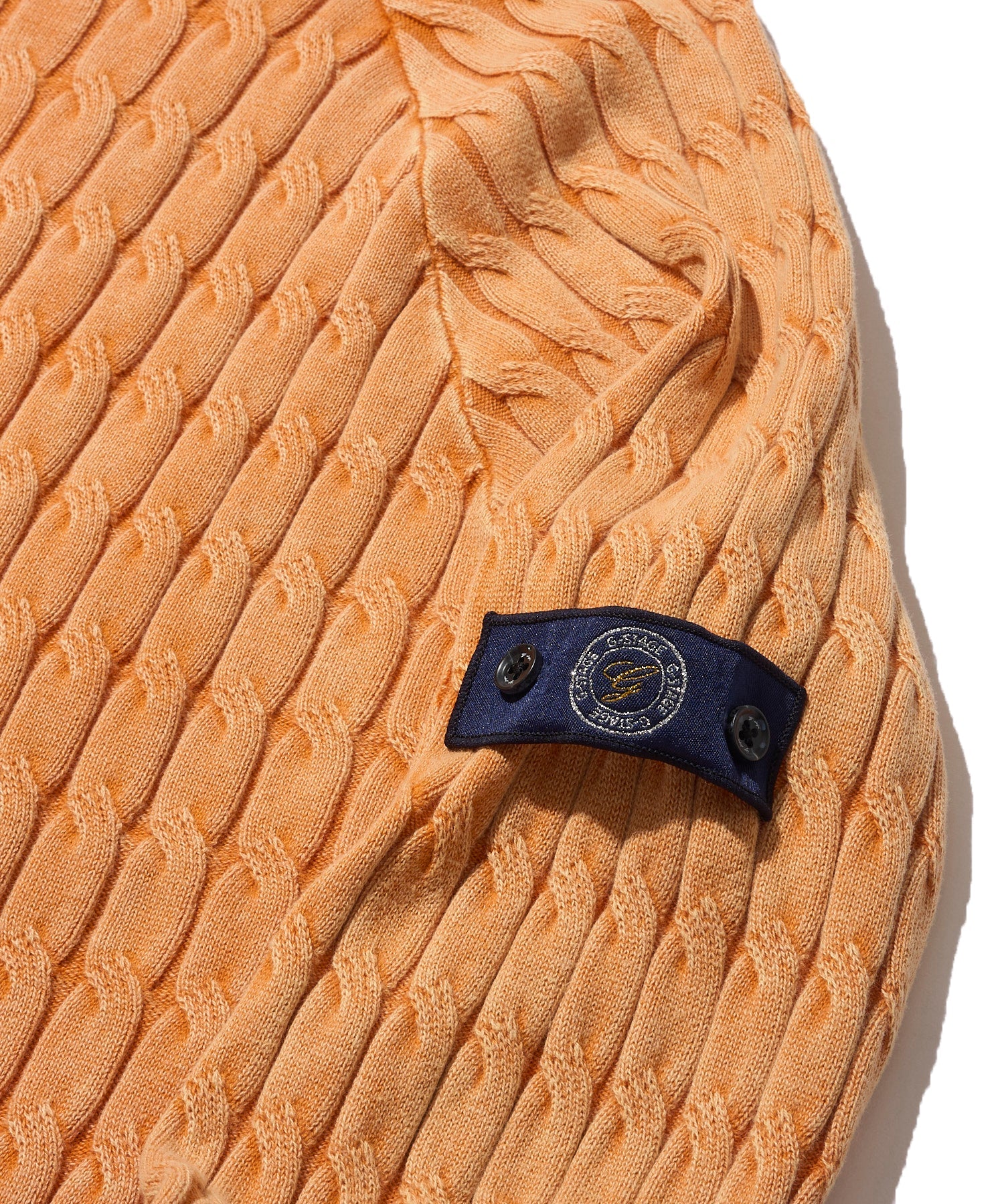 【G-STAGE】ケーブル編み顔料染めニット