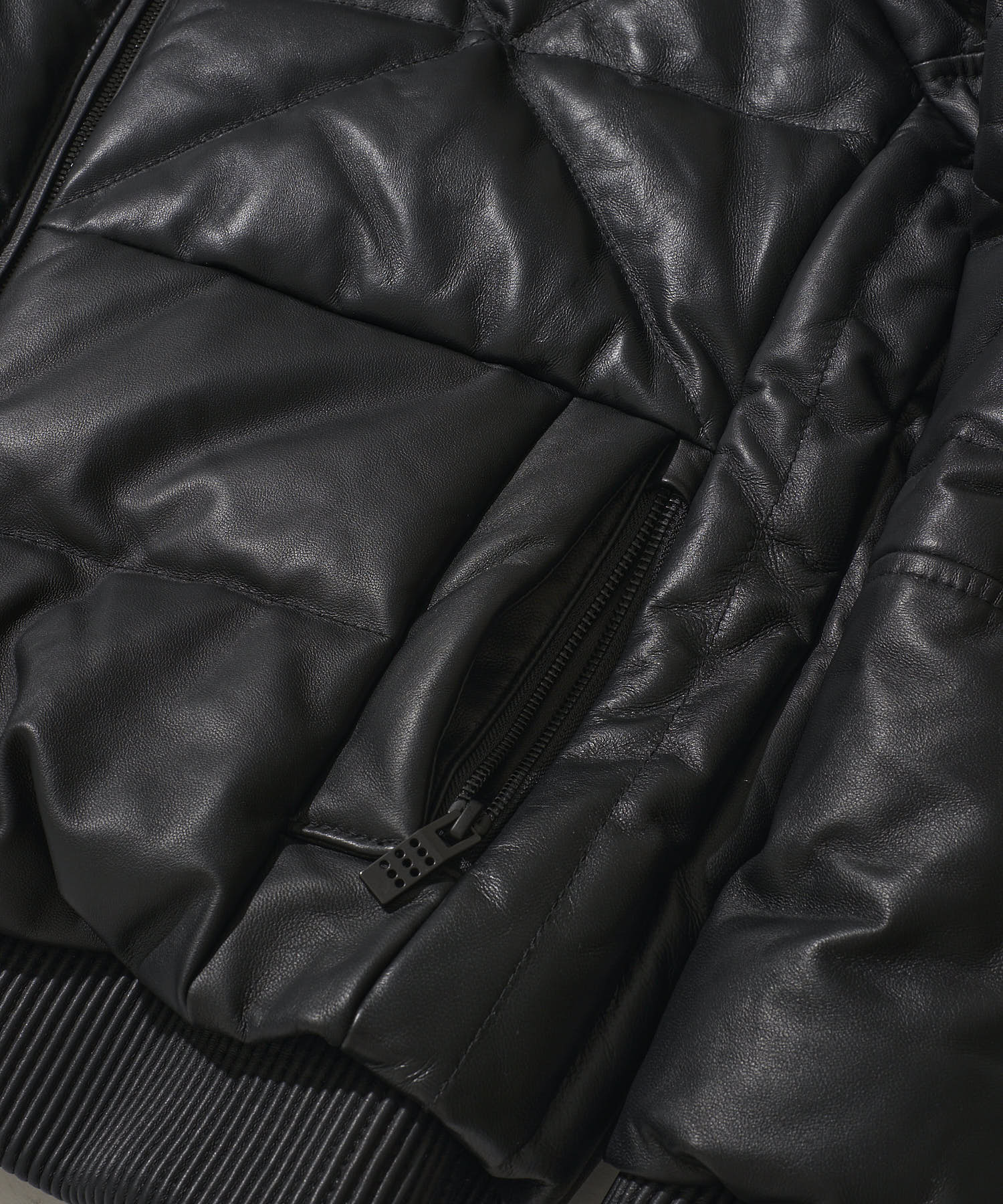 フードレザーダウンブルゾン