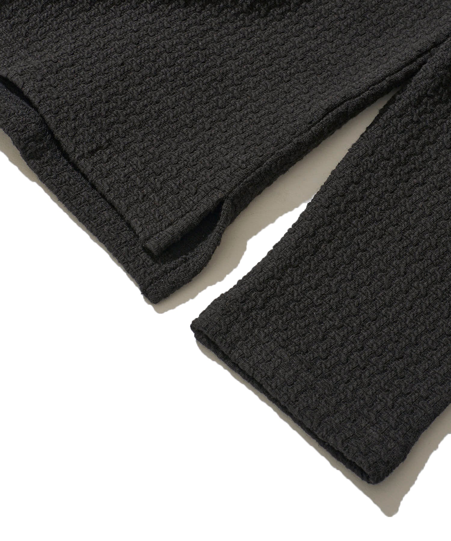 地柄系クルーネックロンTシャツ