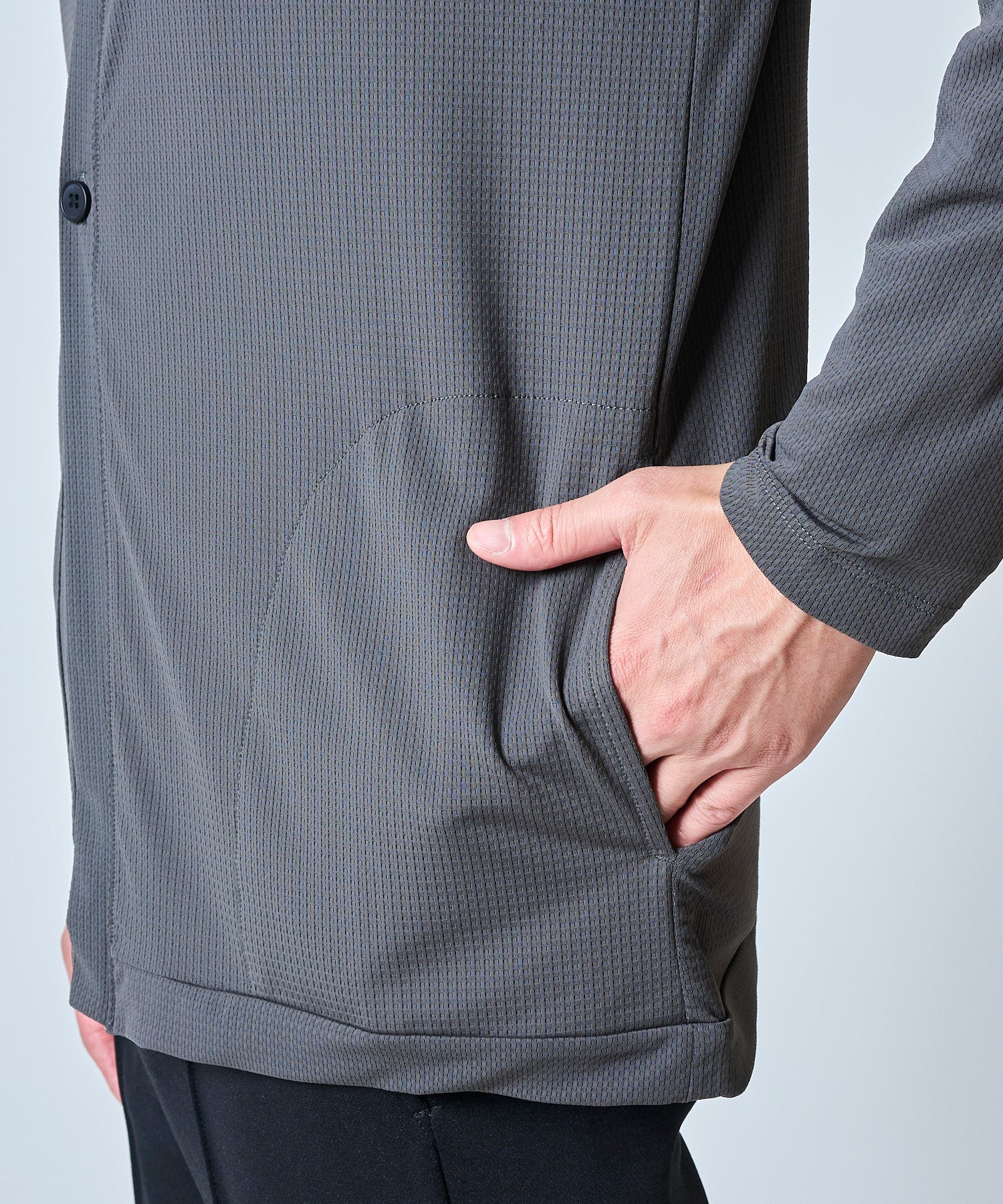 サラッとした肌ざわりの良いストレッチカーディガン