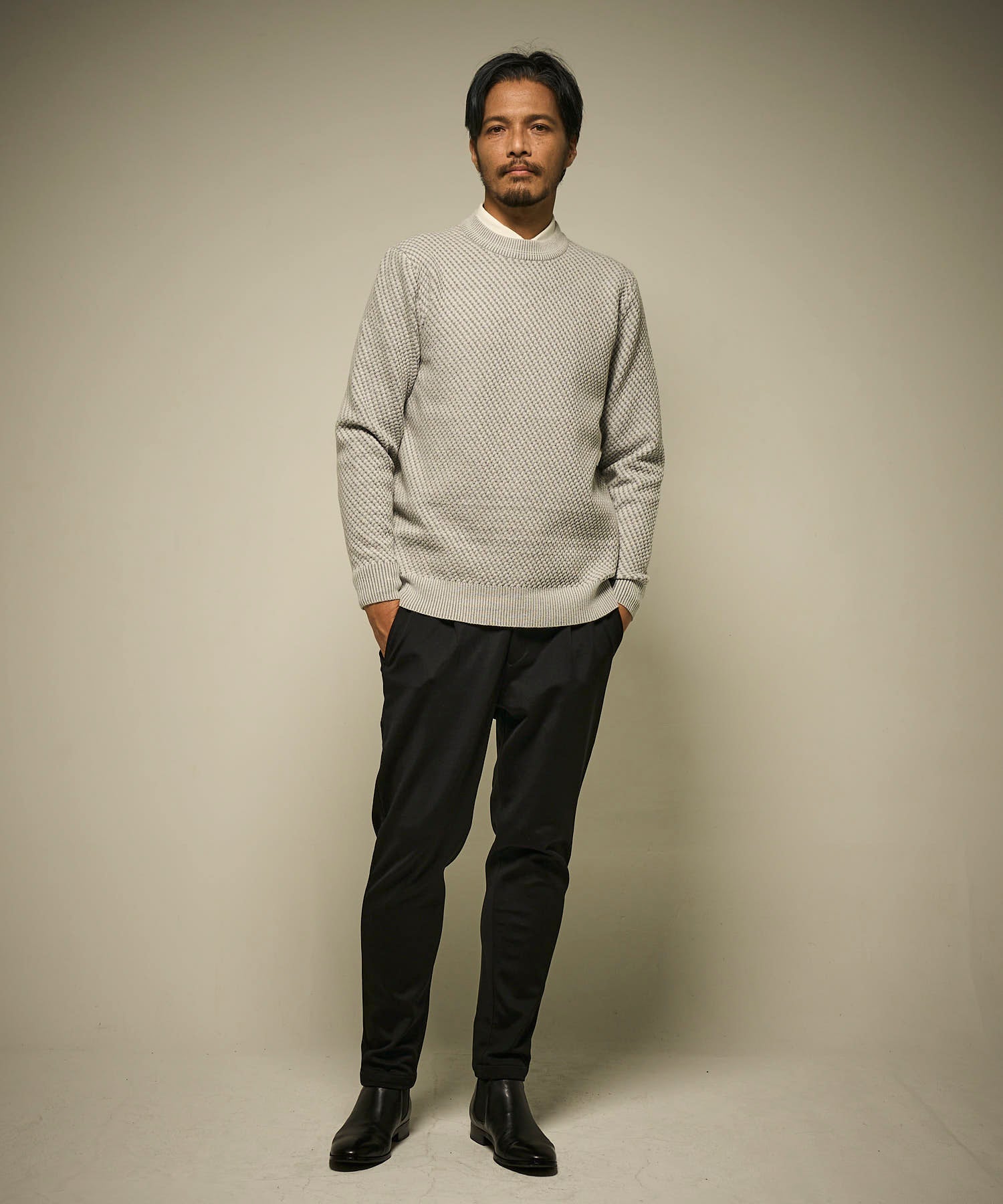 グラフェンクルーネックニット