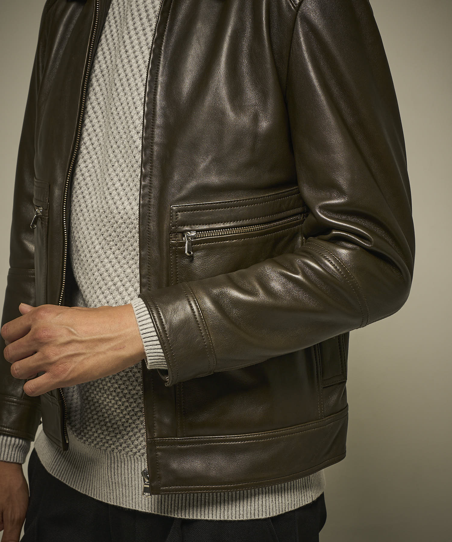 カーキ model:186㎝ 着用サイズ:L