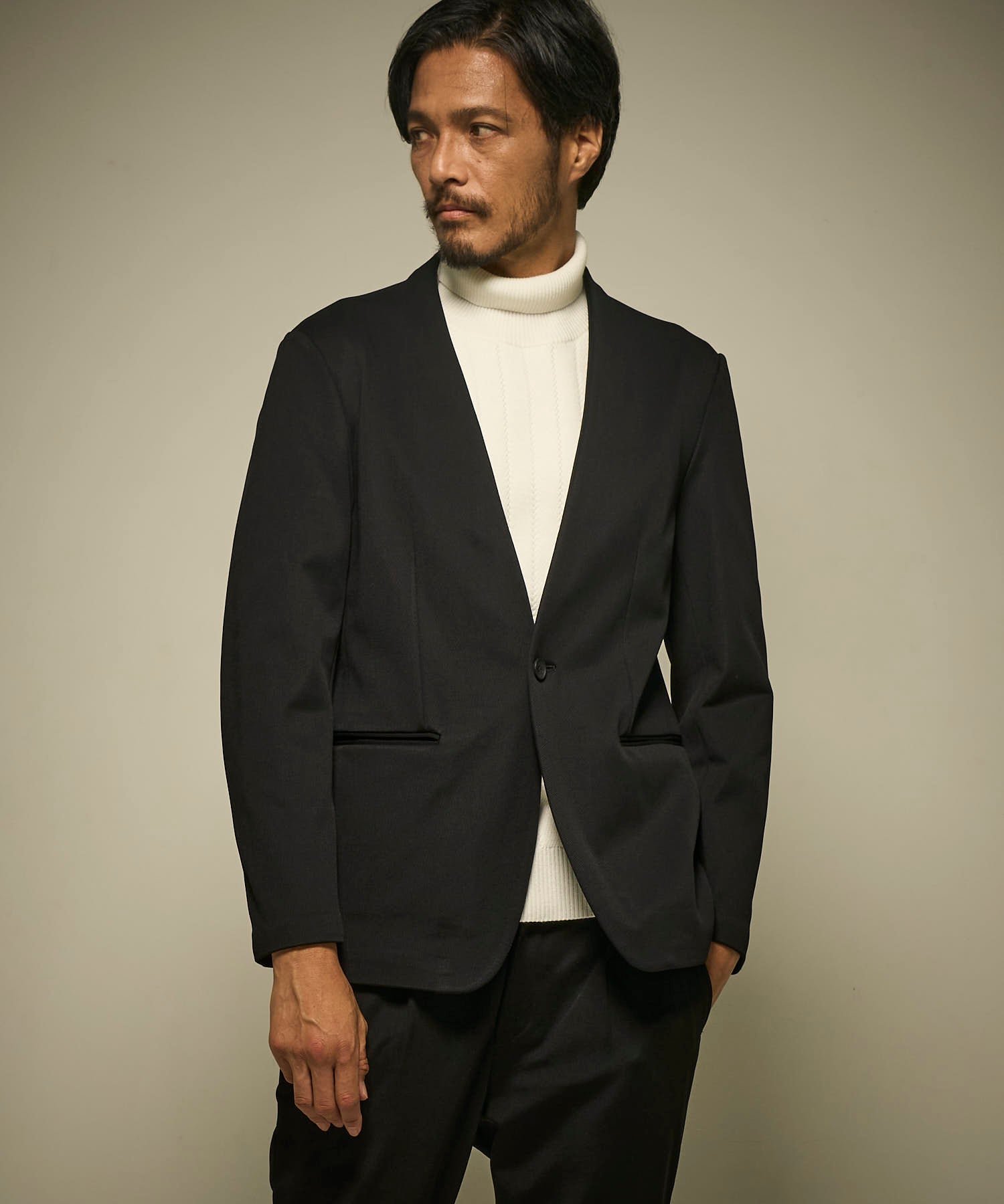 【最終値下げ】ストレッチナイロンノーカラージャケット