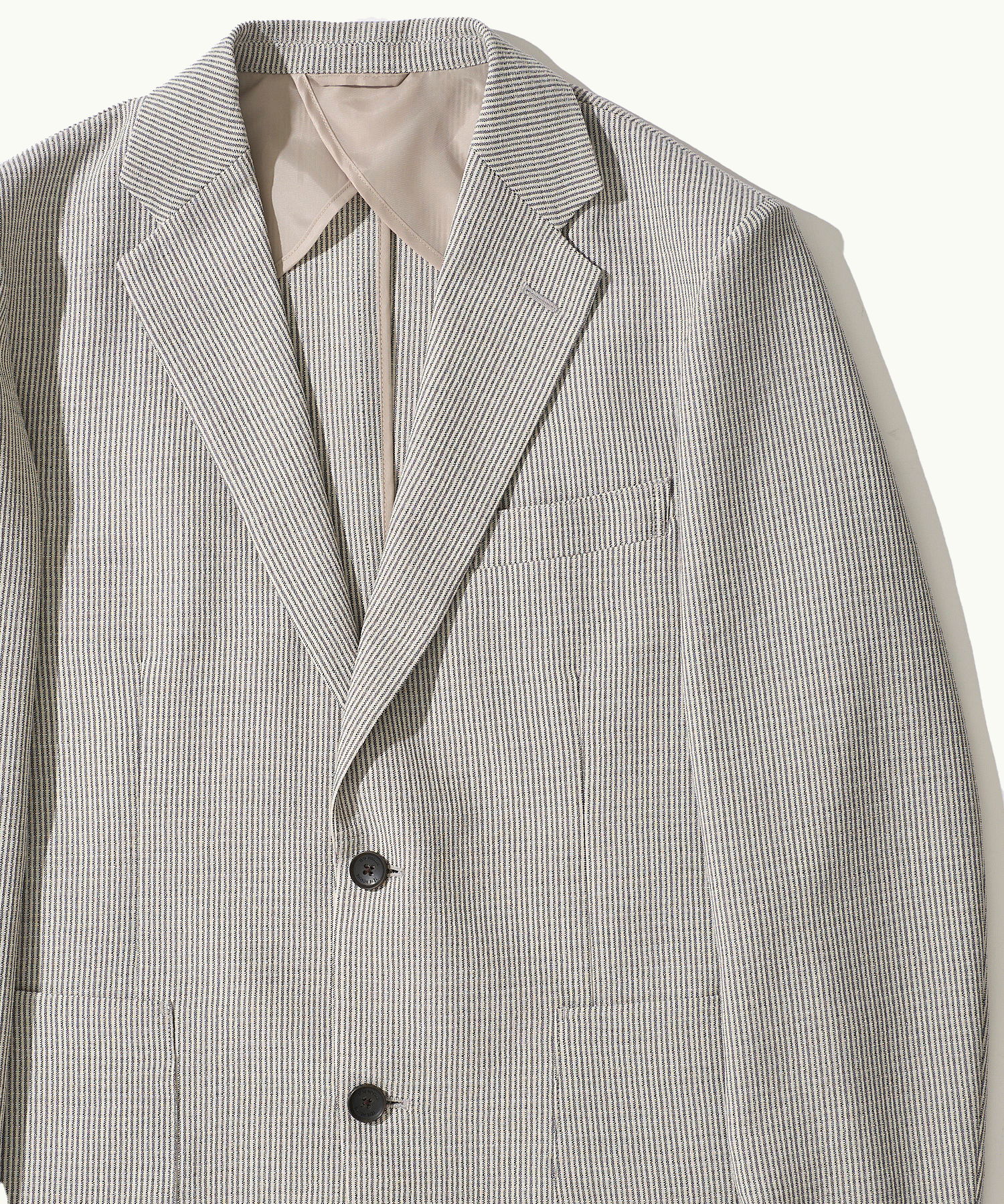 軽量 防シワ 通気性の良いリネンライクなブッチャージャケット