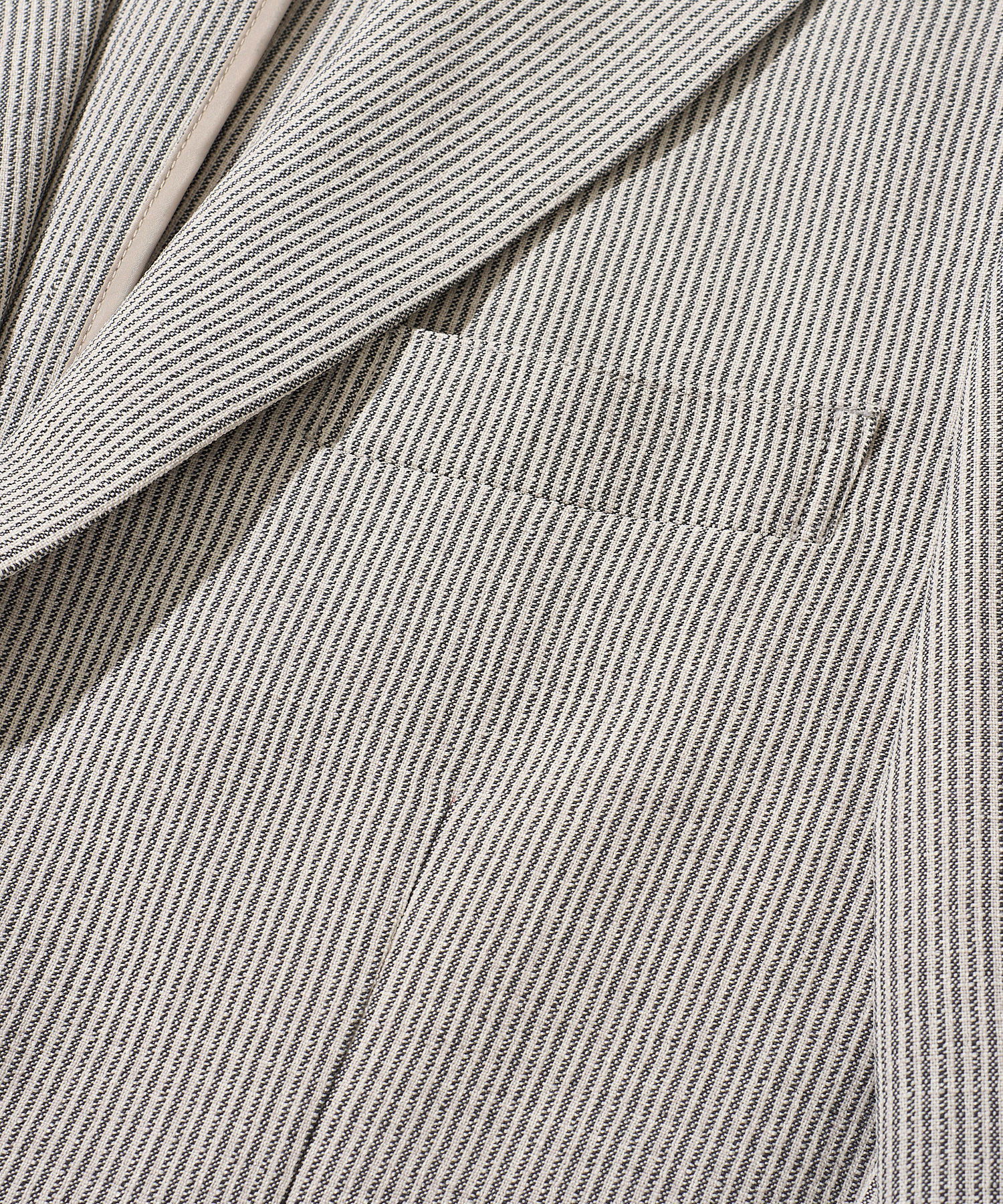 軽量 防シワ 通気性の良いリネンライクなブッチャージャケット