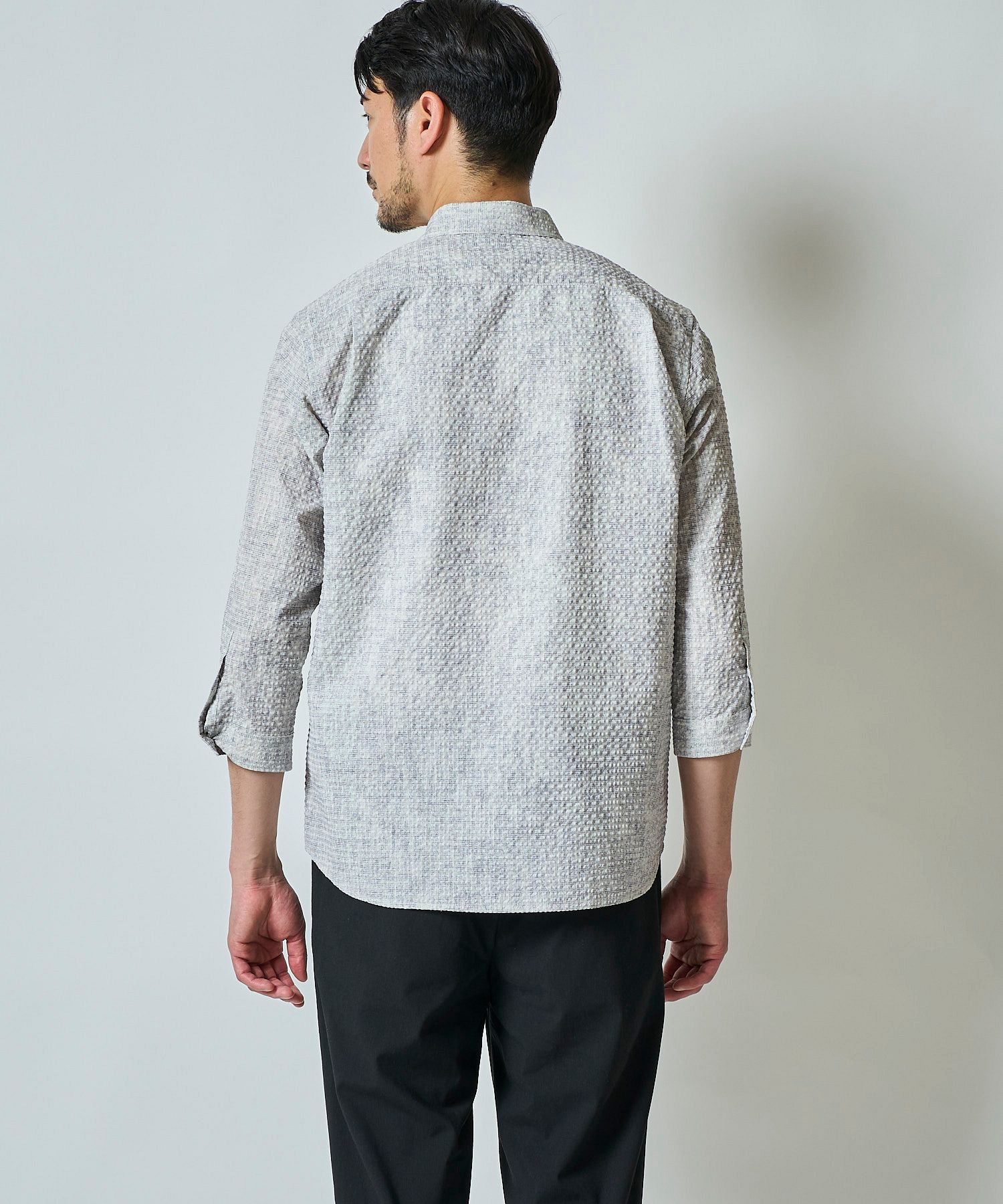 軽量速乾素材の幾何学柄プリントサッカー7分袖シャツ