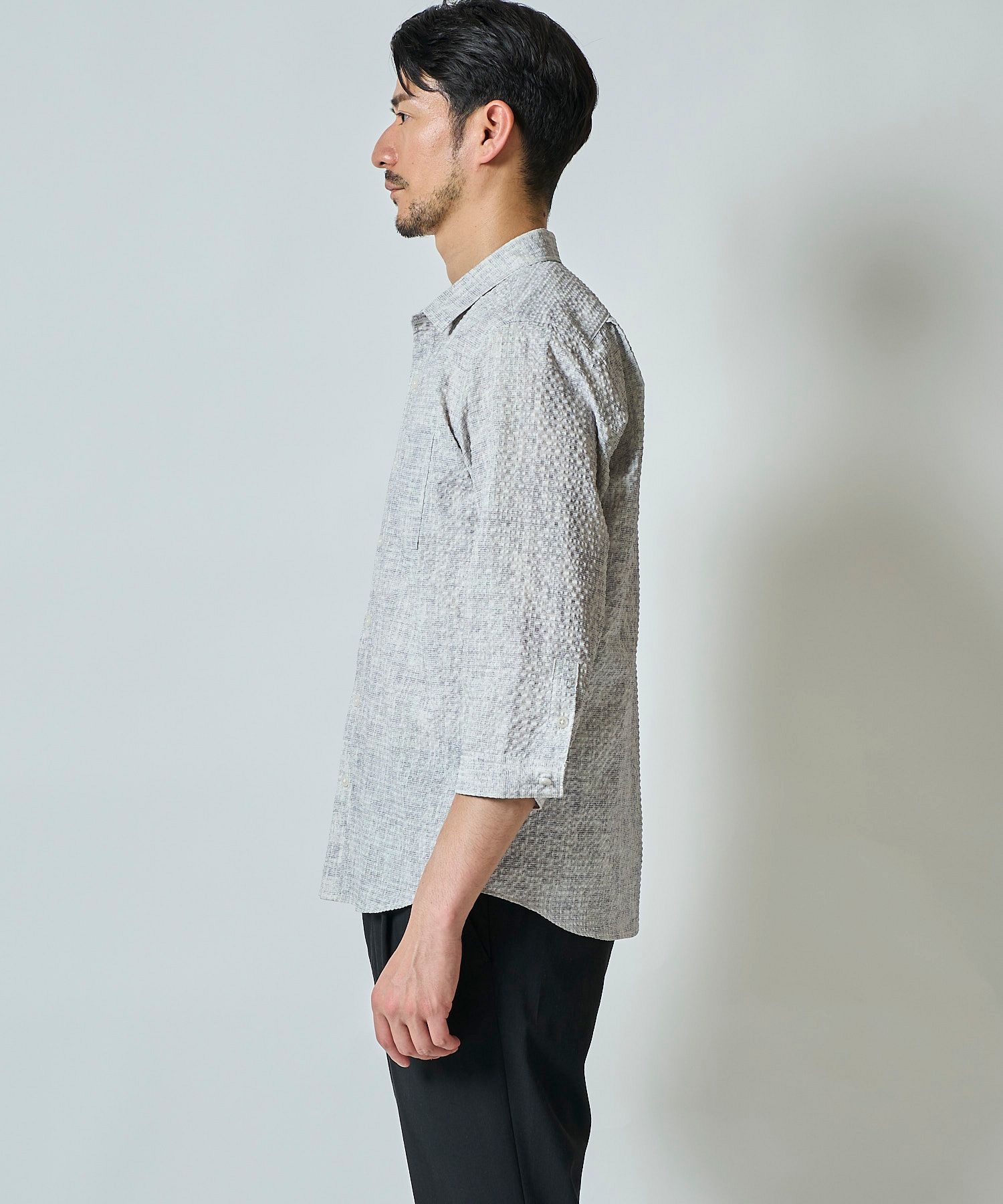 軽量速乾素材の幾何学柄プリントサッカー7分袖シャツ