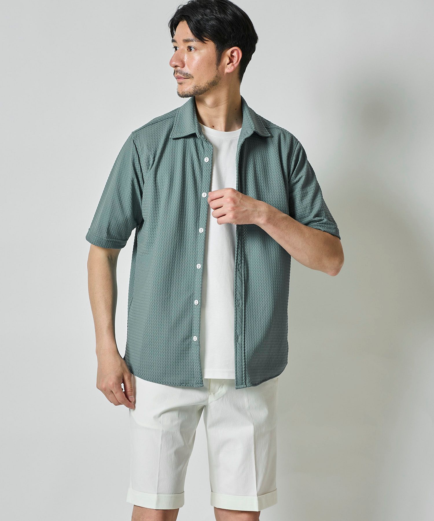 トロッとした風合いのハイパーストレッチ半袖シャツ
