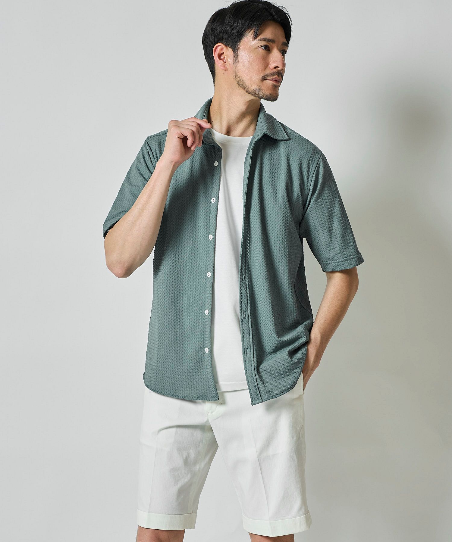 トロッとした風合いのハイパーストレッチ半袖シャツ