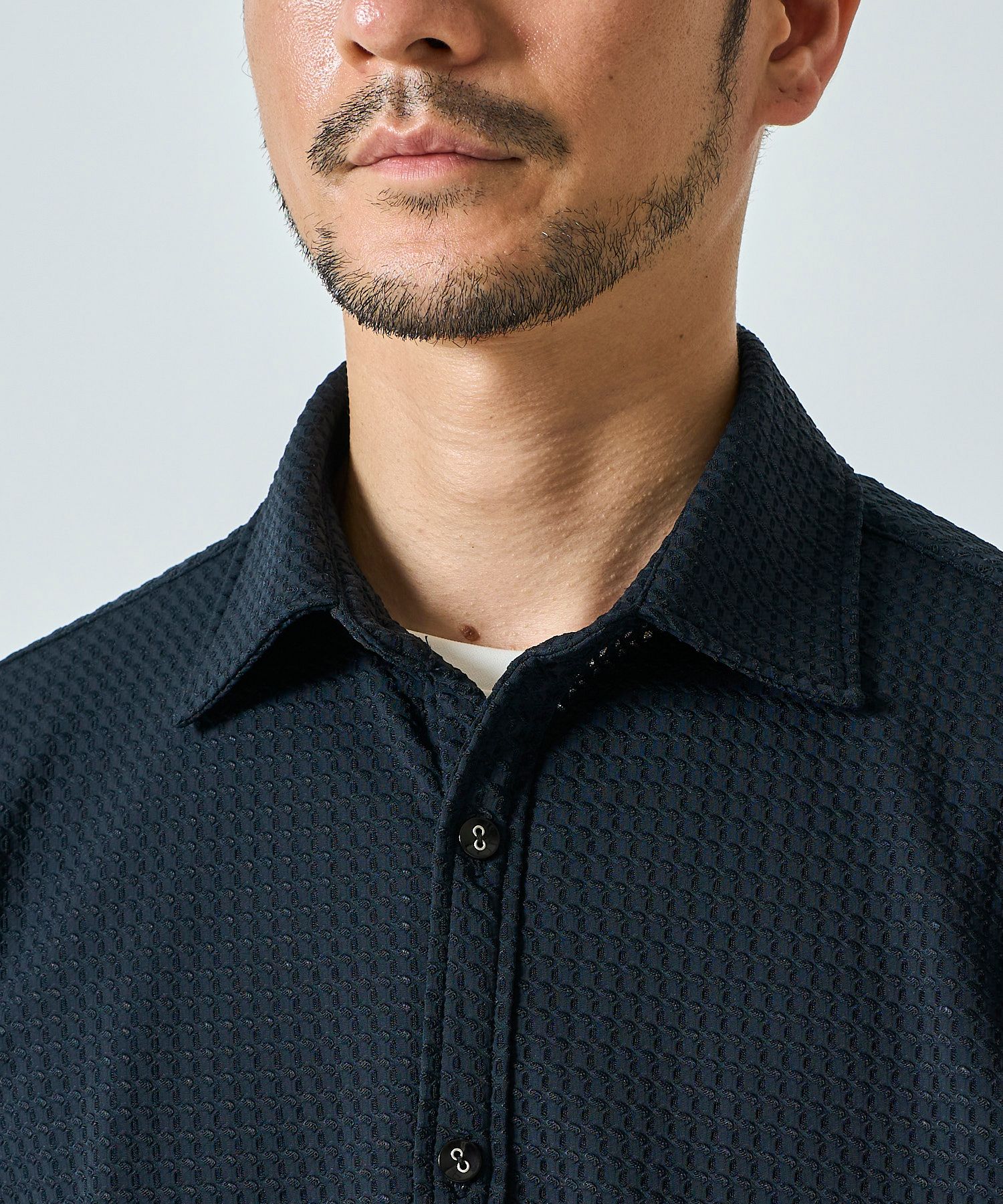 トロッとした風合いのハイパーストレッチ半袖シャツ