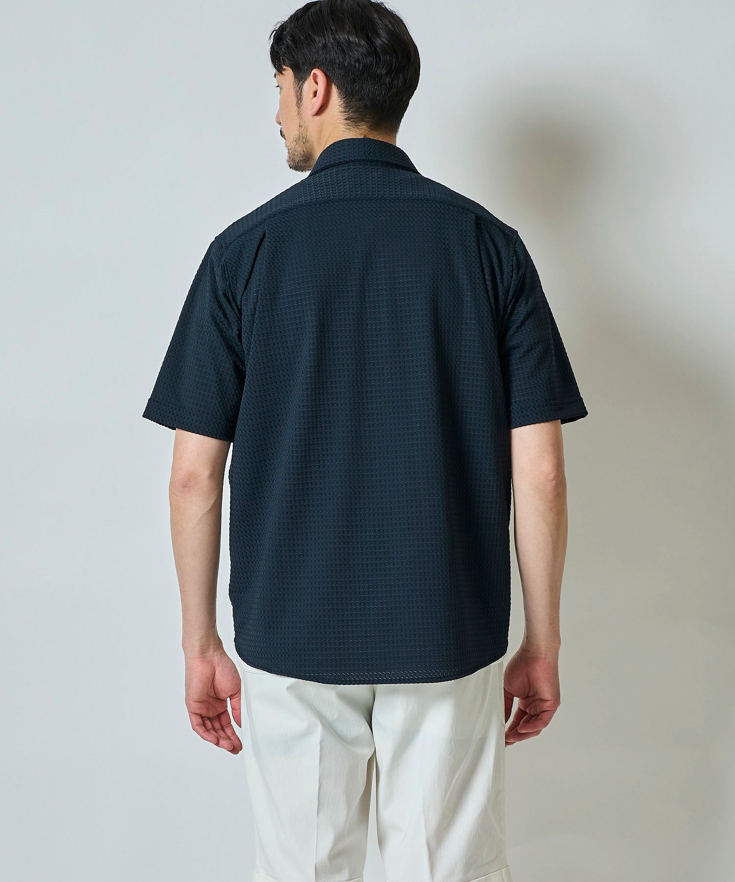 トロッとした風合いのハイパーストレッチ半袖シャツ