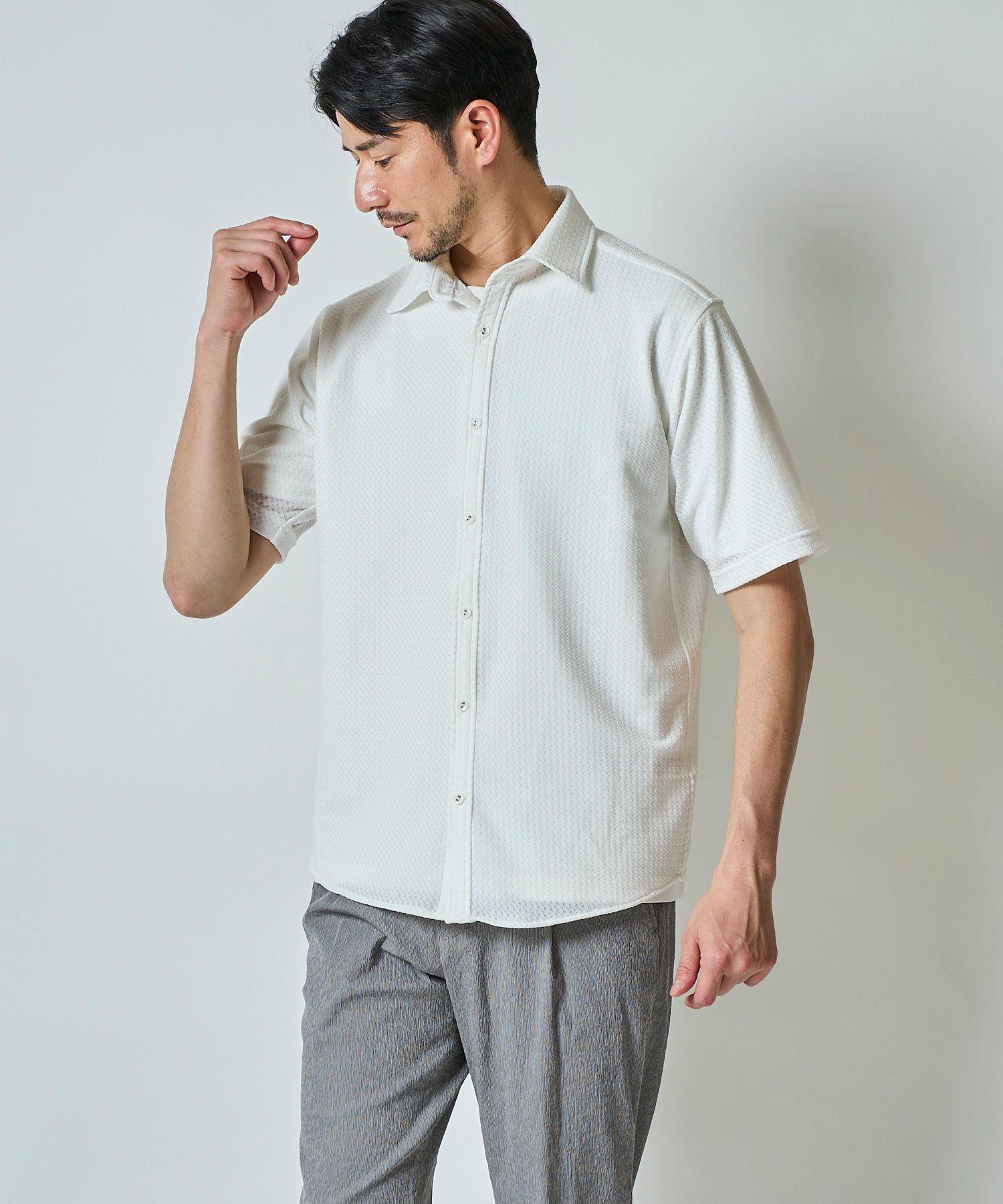 トロッとした風合いのハイパーストレッチ半袖シャツ