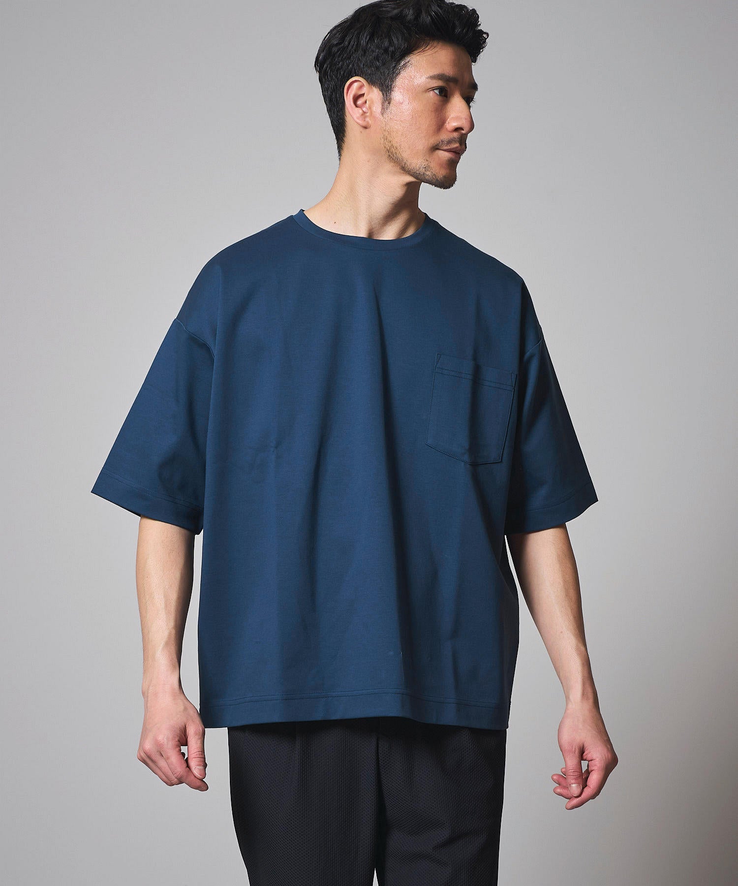 上品な艶と着心地の良い モクロディビッグTシャツ