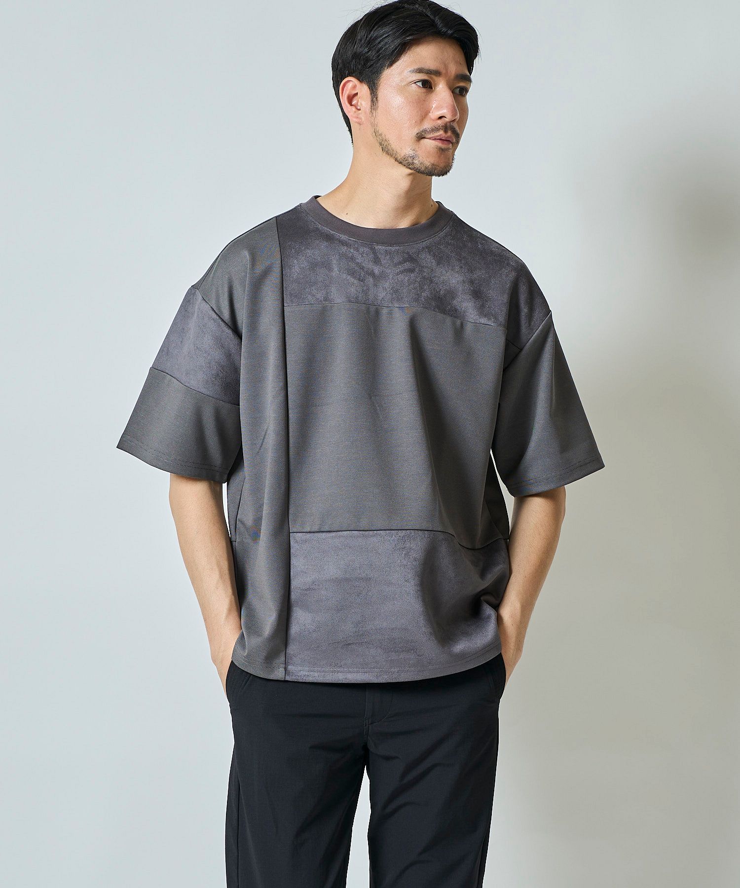 チャコールグレー