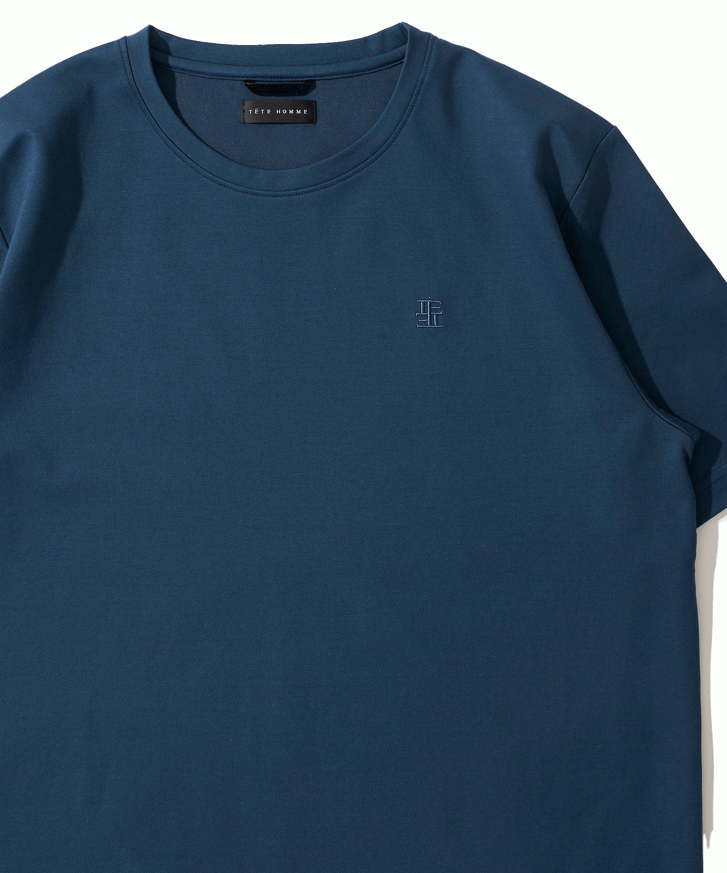 上品な艶と着心地の良さ モクロディクルーネックTシャツ