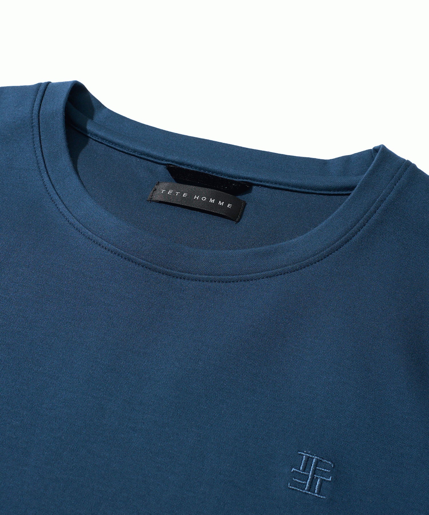 上品な艶と着心地の良さ モクロディクルーネックTシャツ