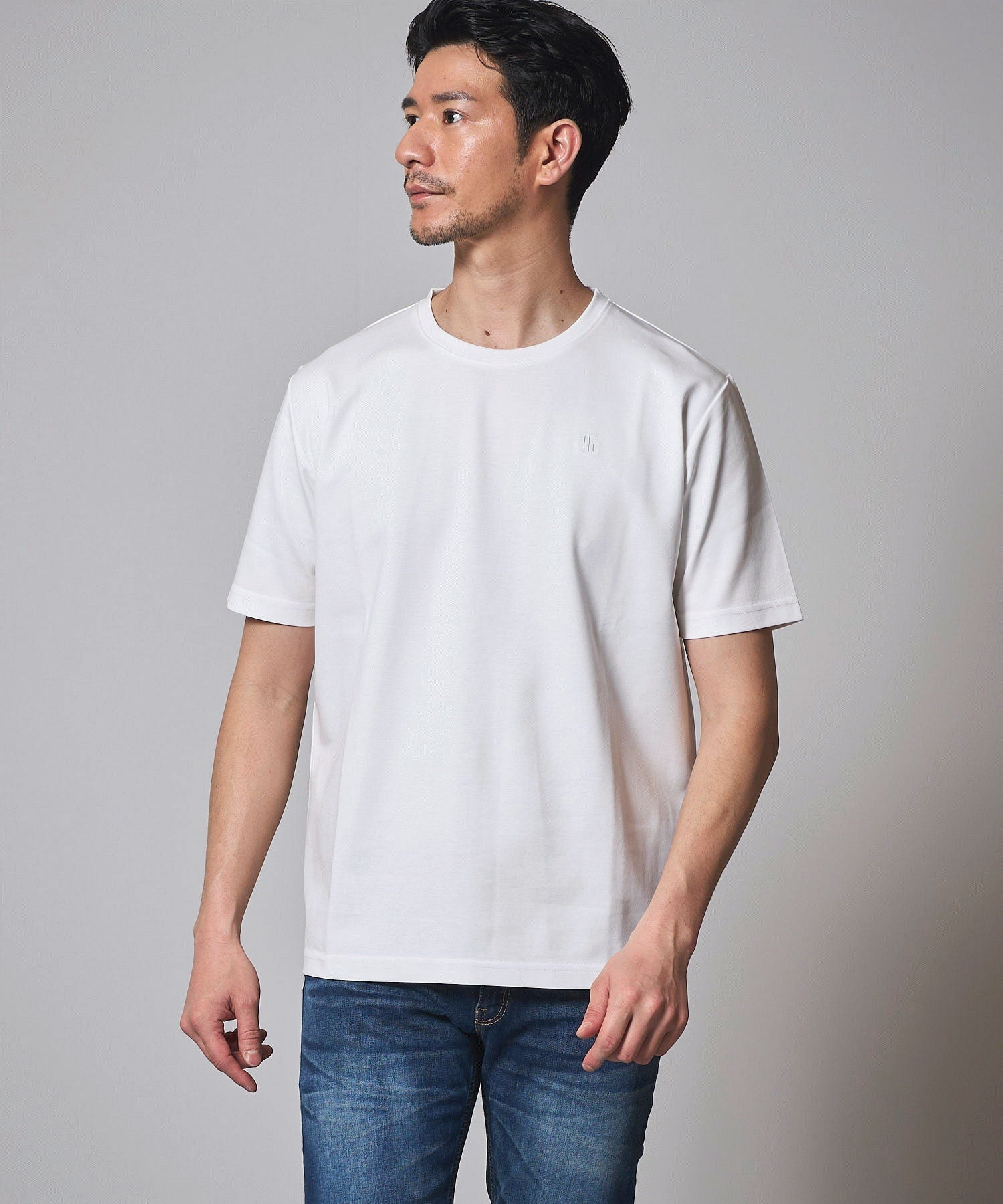 上品な艶と着心地の良さ モクロディクルーネックTシャツ