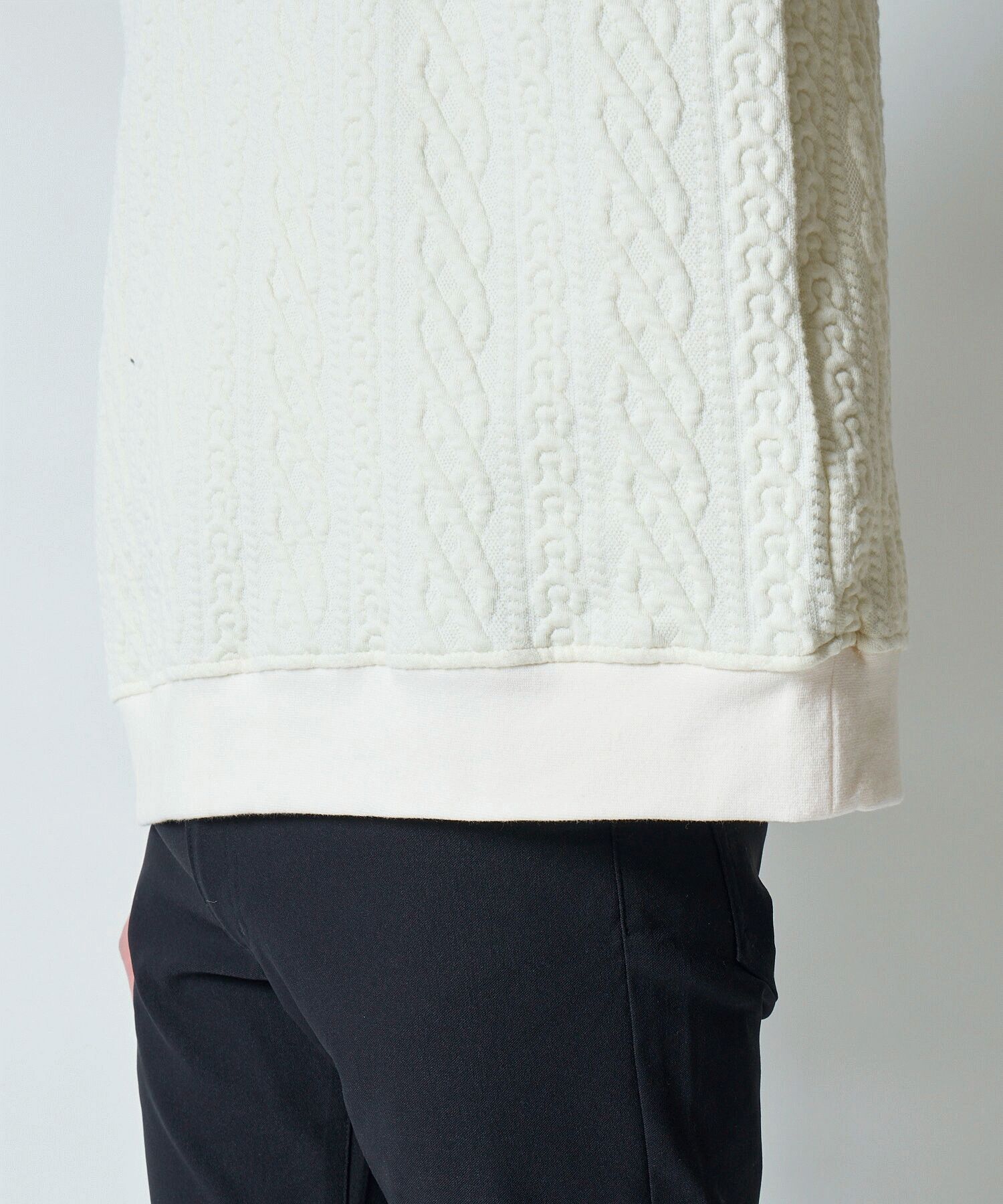 ケーブル編みキルティングプルオーバー