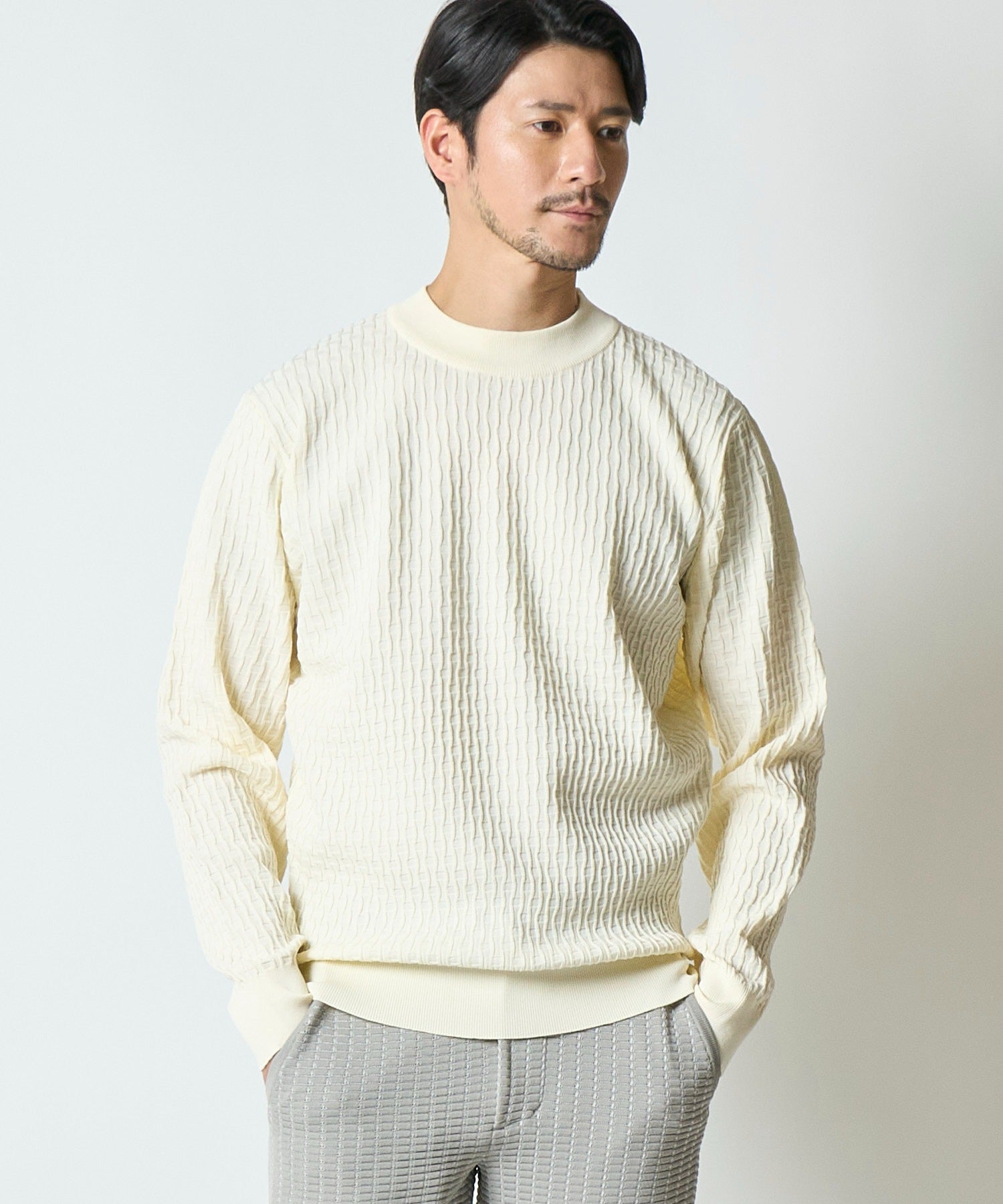 オフホワイト model:177cm 着用サイズ:M