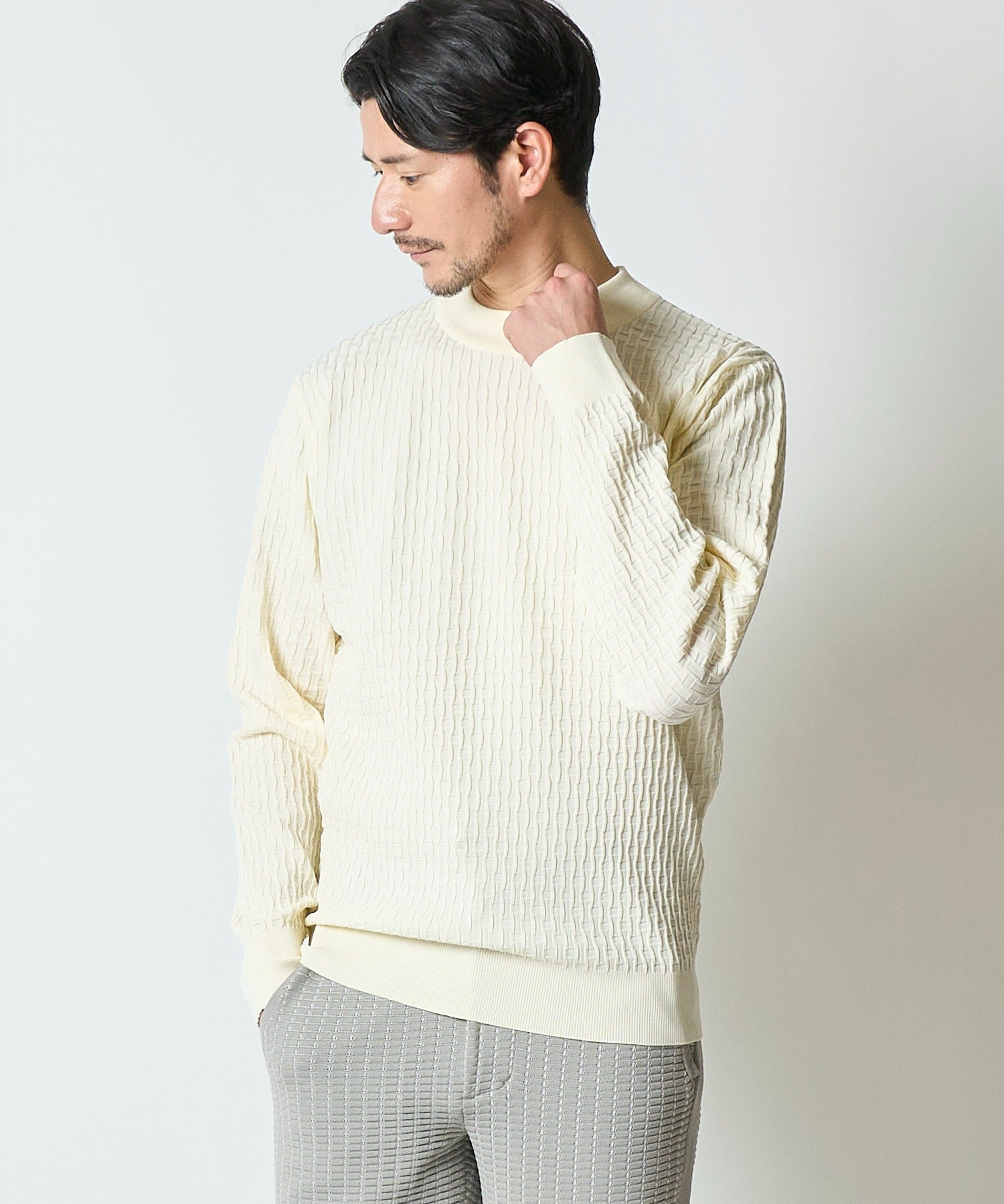 オフホワイト model:177cm 着用サイズ:M