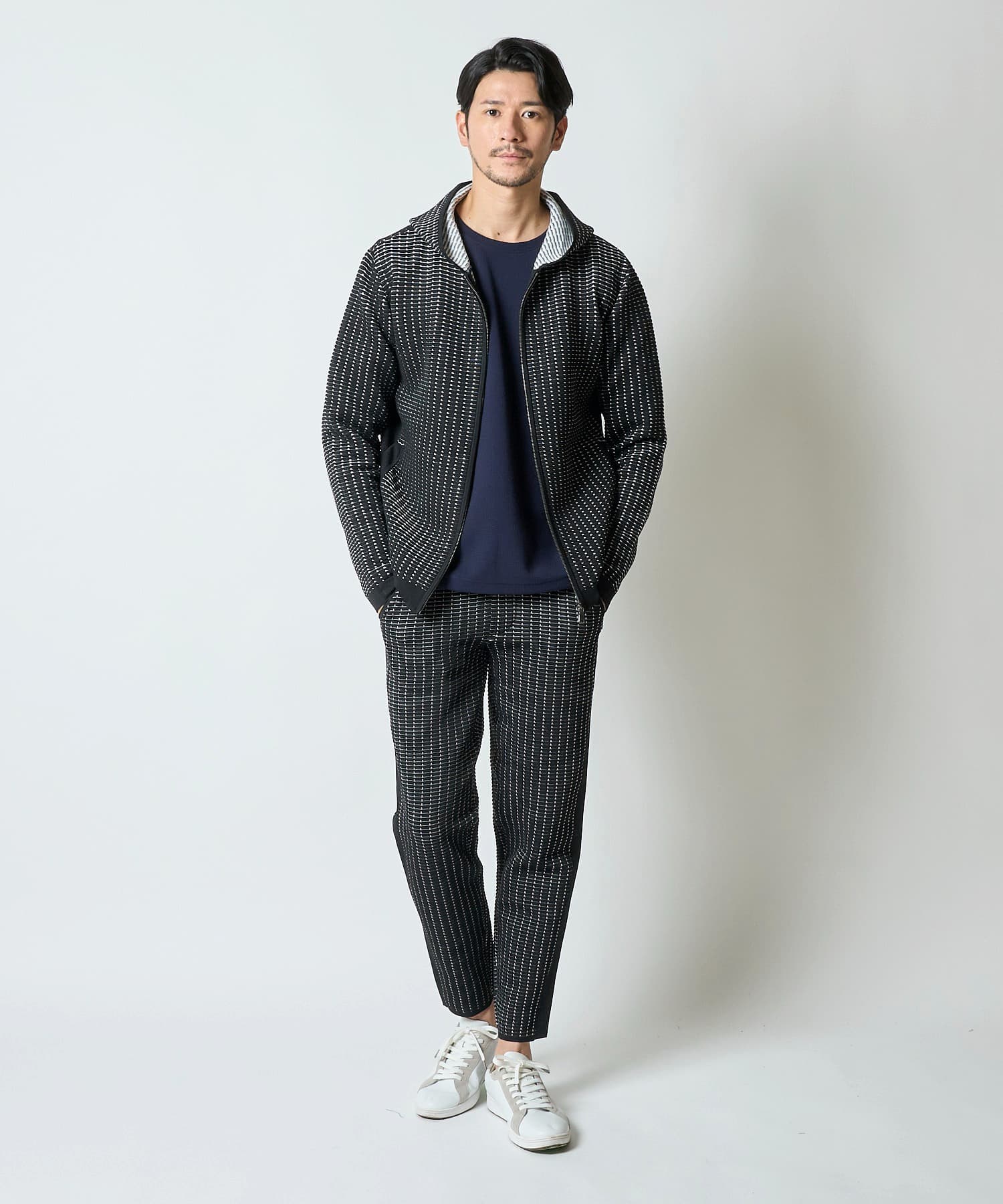 ブラック(全身) model : 177cm 着用サイズ : M