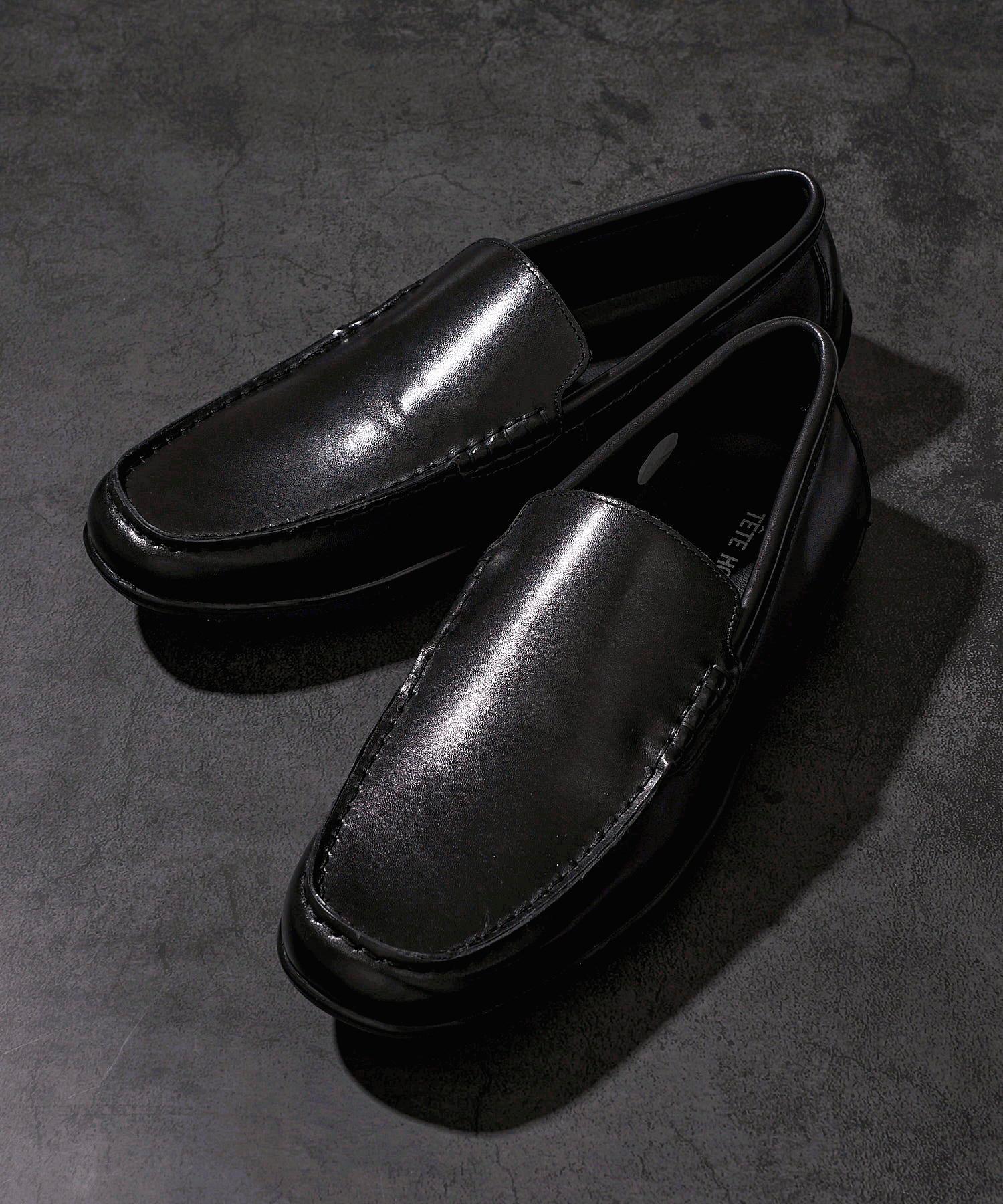 ドライビングシューズ