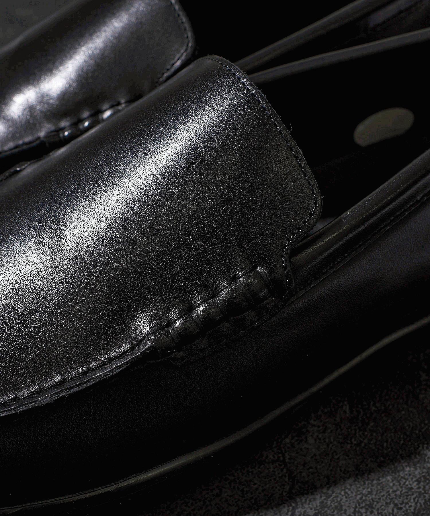 ドライビングシューズ