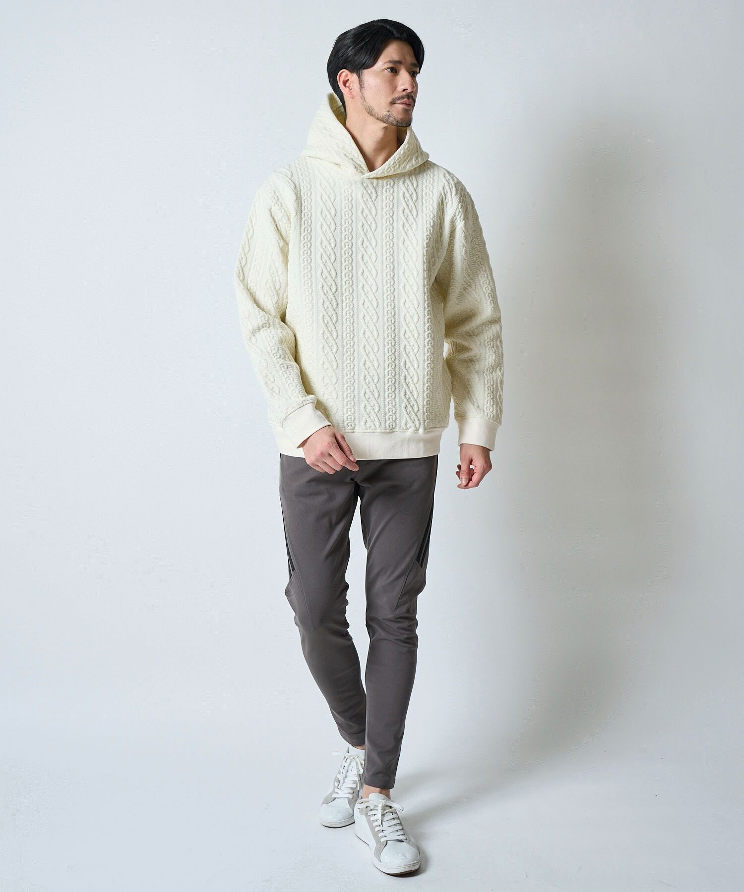 ホワイト model : 177cm 着用サイズ : L