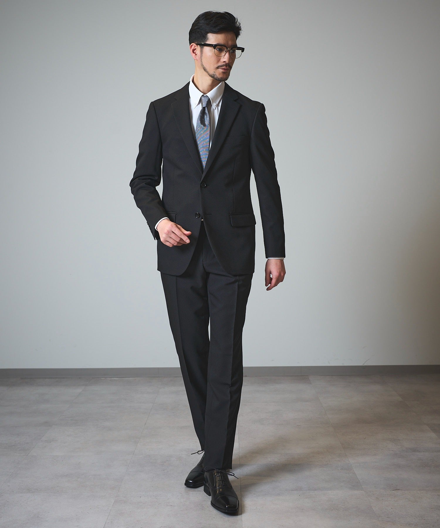 ブラック系2(小紋柄) model:177cm 着用サイズ:LARGE