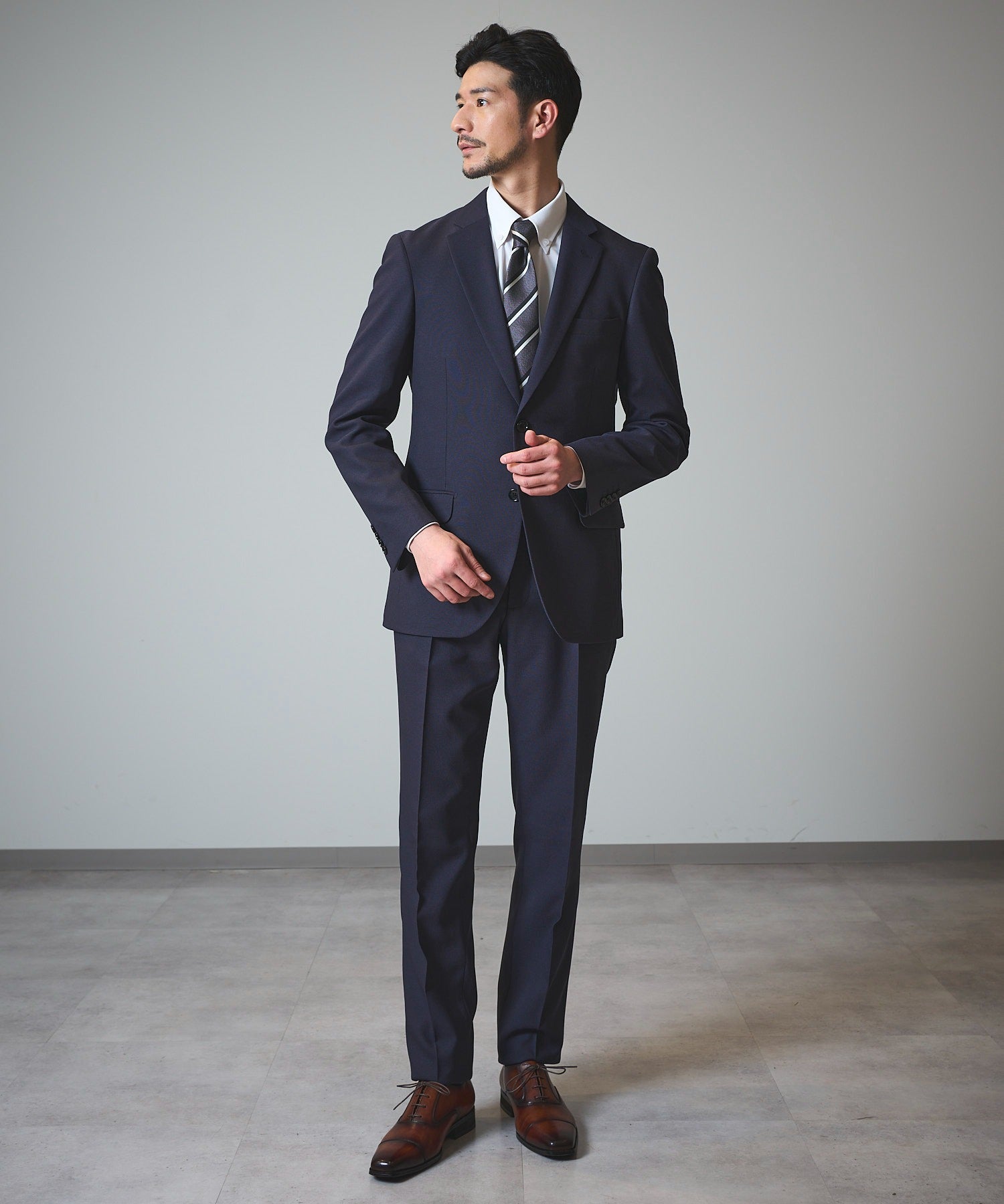 ネイビー系1(無地系織柄) model:177cm 着用サイズ:LARGE