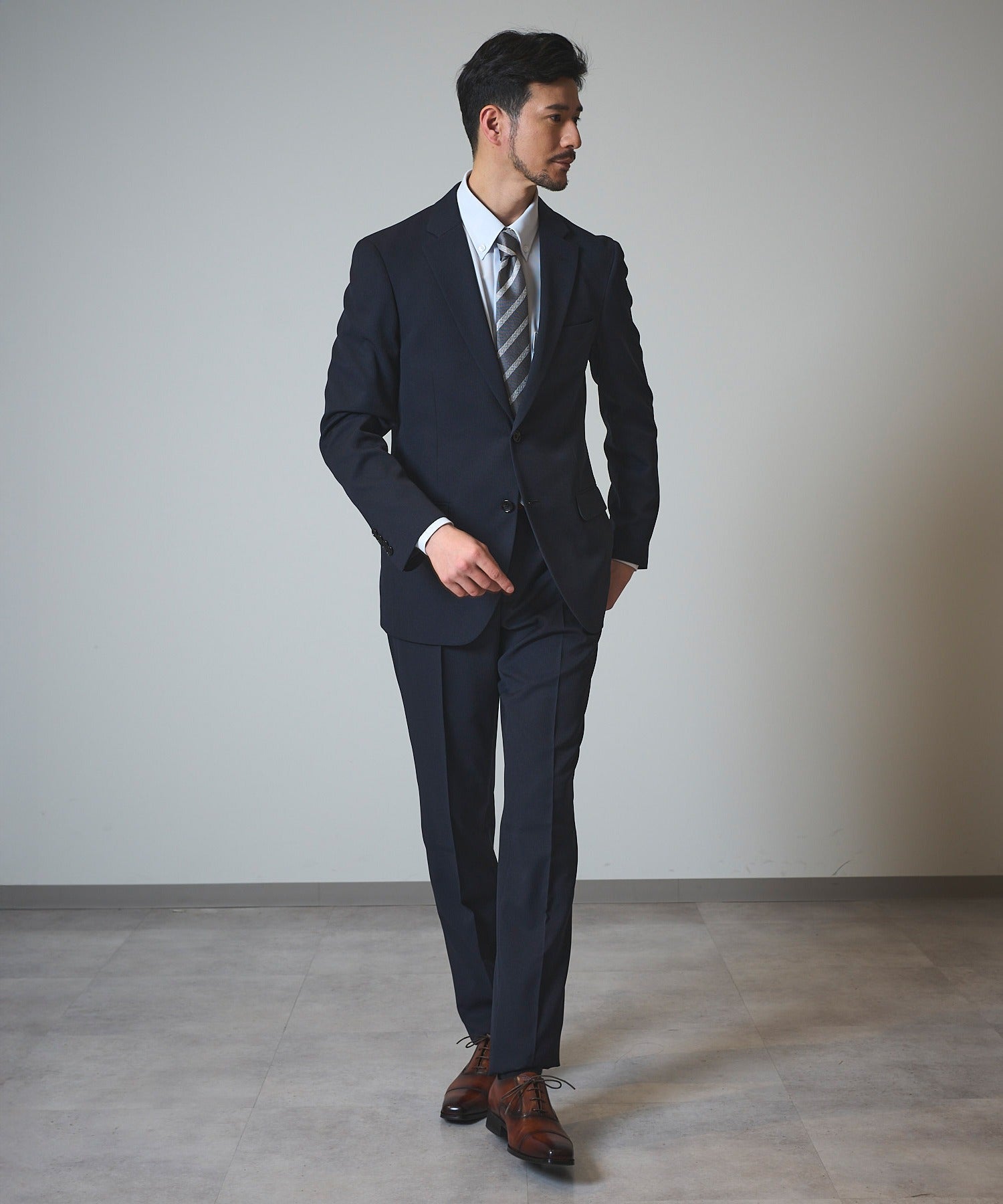 ブラック系3(シャドーストライプ) model:177cm 着用サイズ:LARGE