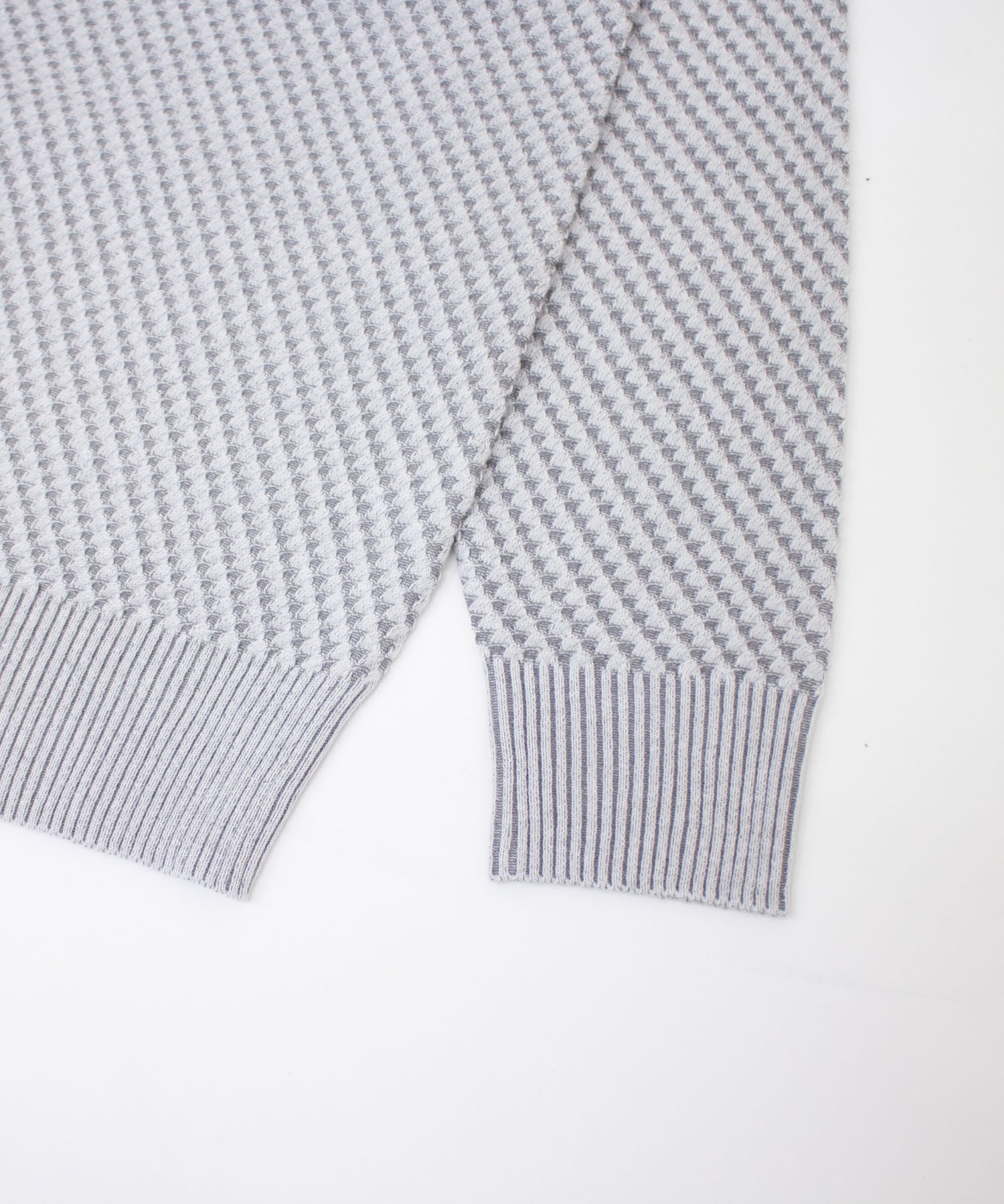 グラフェンクルーネックニット