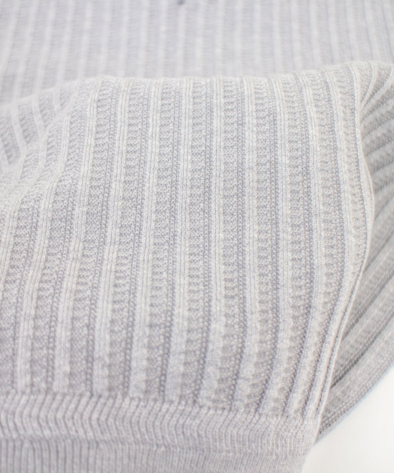 グラフェンハーフジップニット