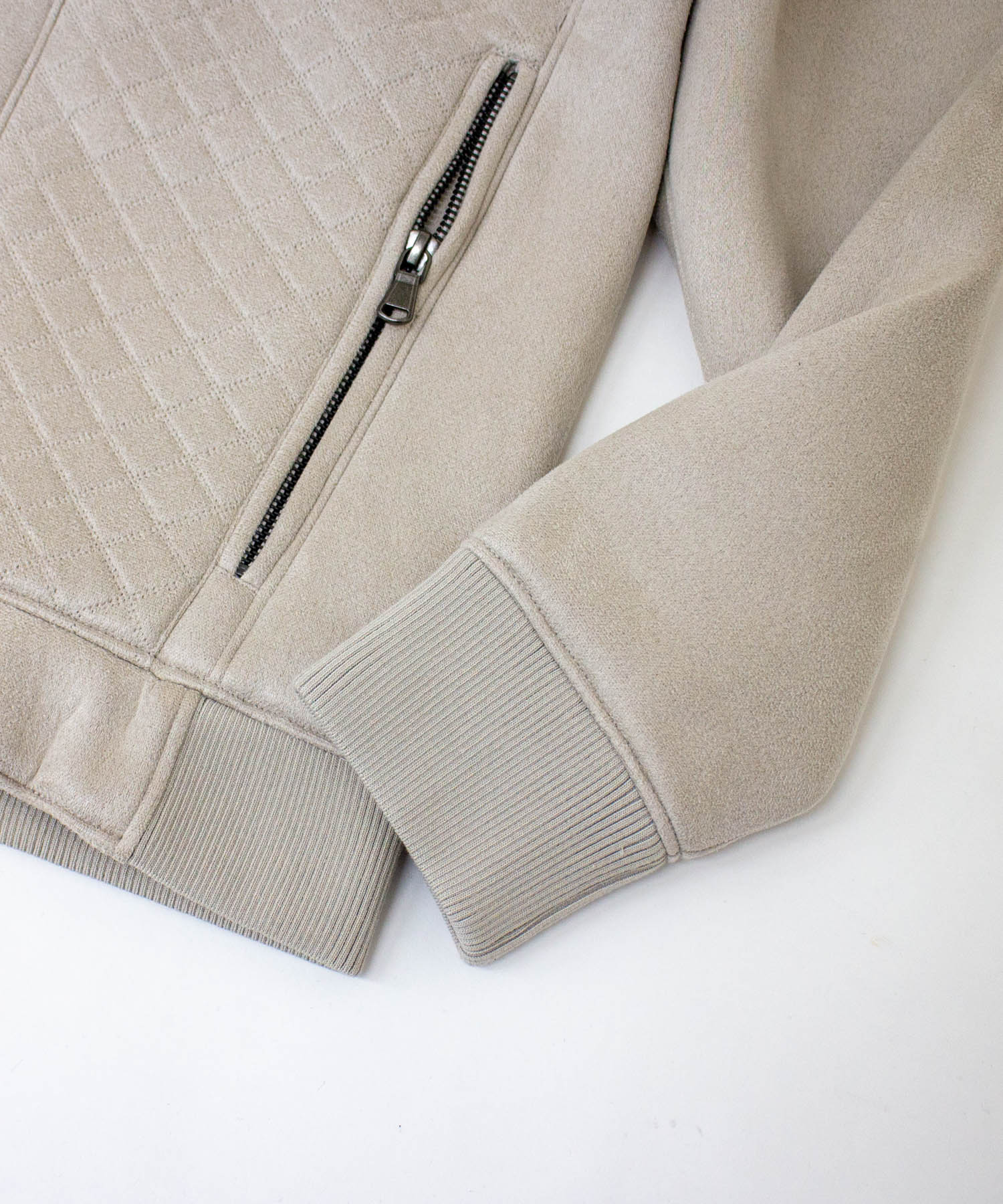 エンボスフードブルゾン