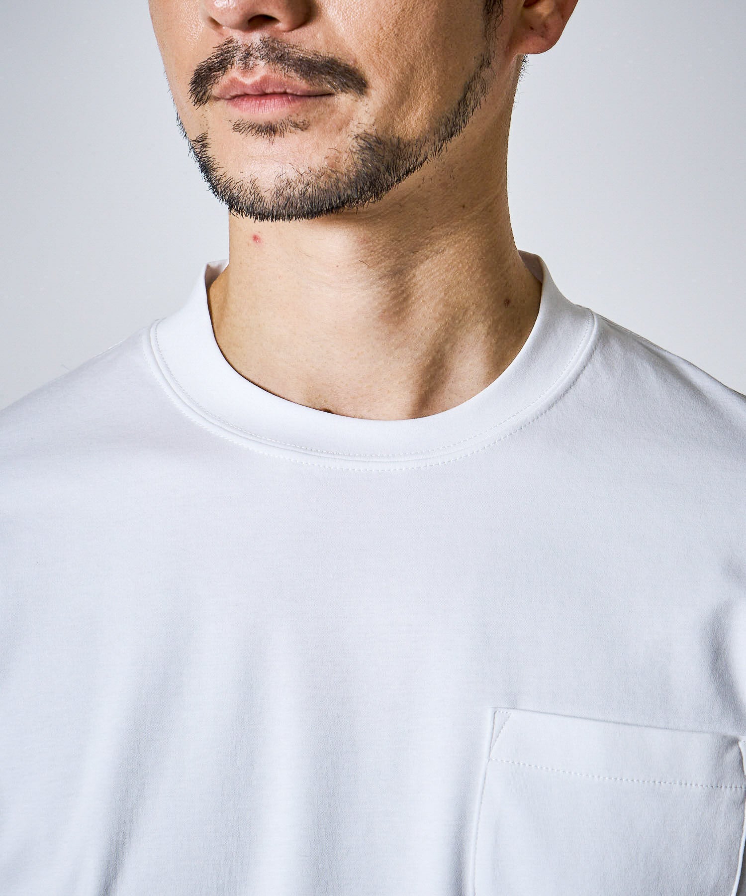 Tシャツの襟肌あたりの良いクルーネック仕様