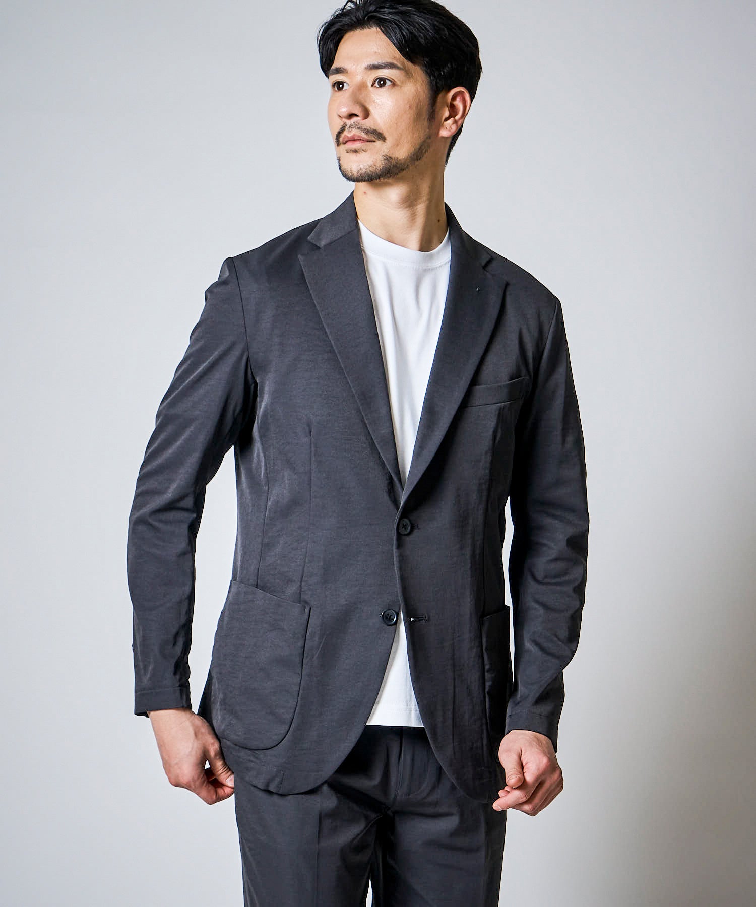 チャコールグレー　model：177cm　着用サイズ：L