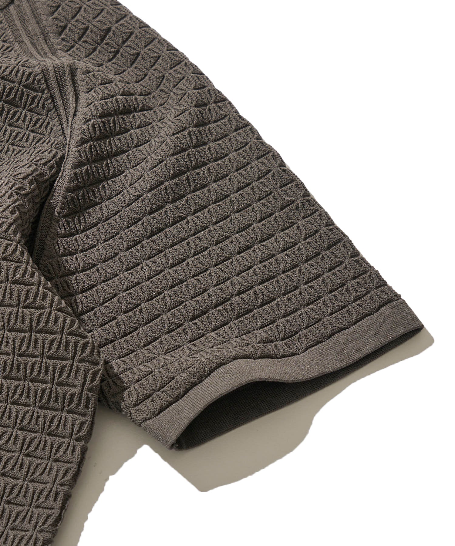 バタフライ柄半袖ニット