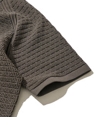 バタフライ柄半袖ニット