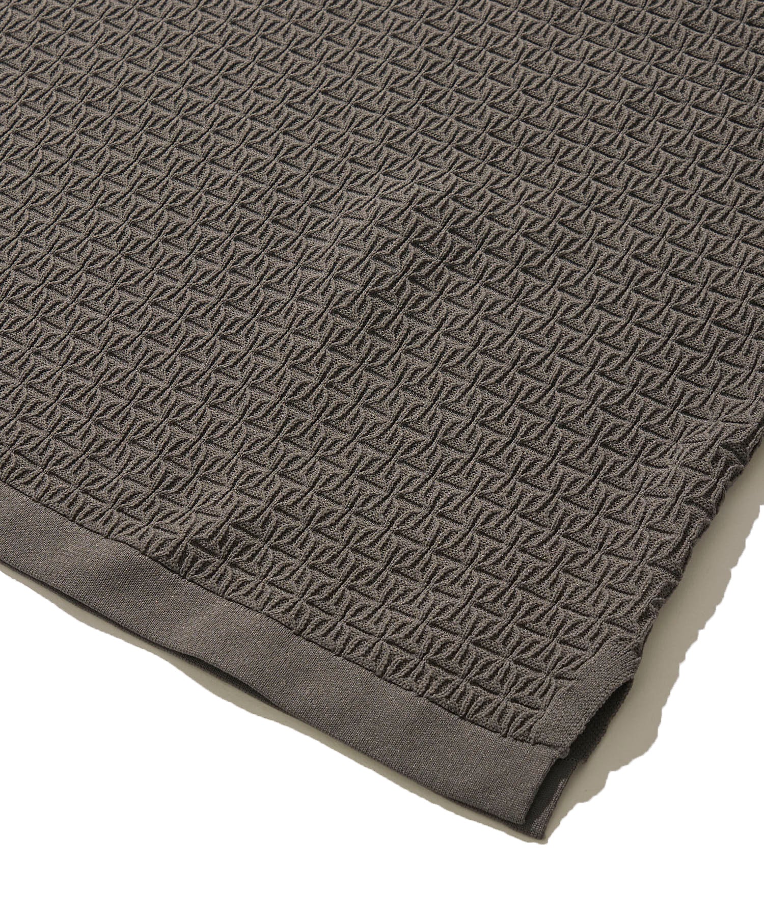 バタフライ柄半袖ニット