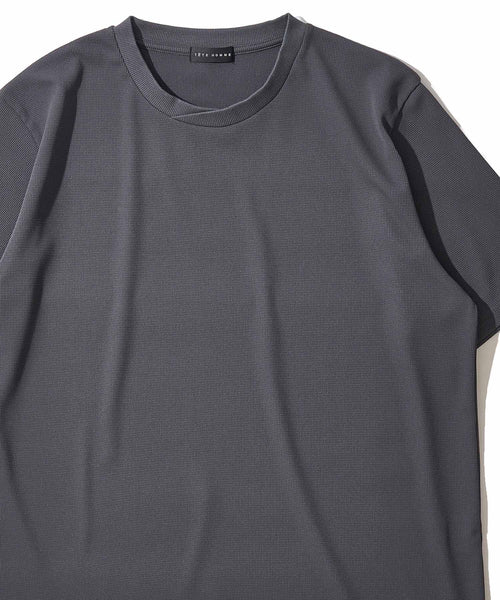 マルチファンクションクロスＴシャツ