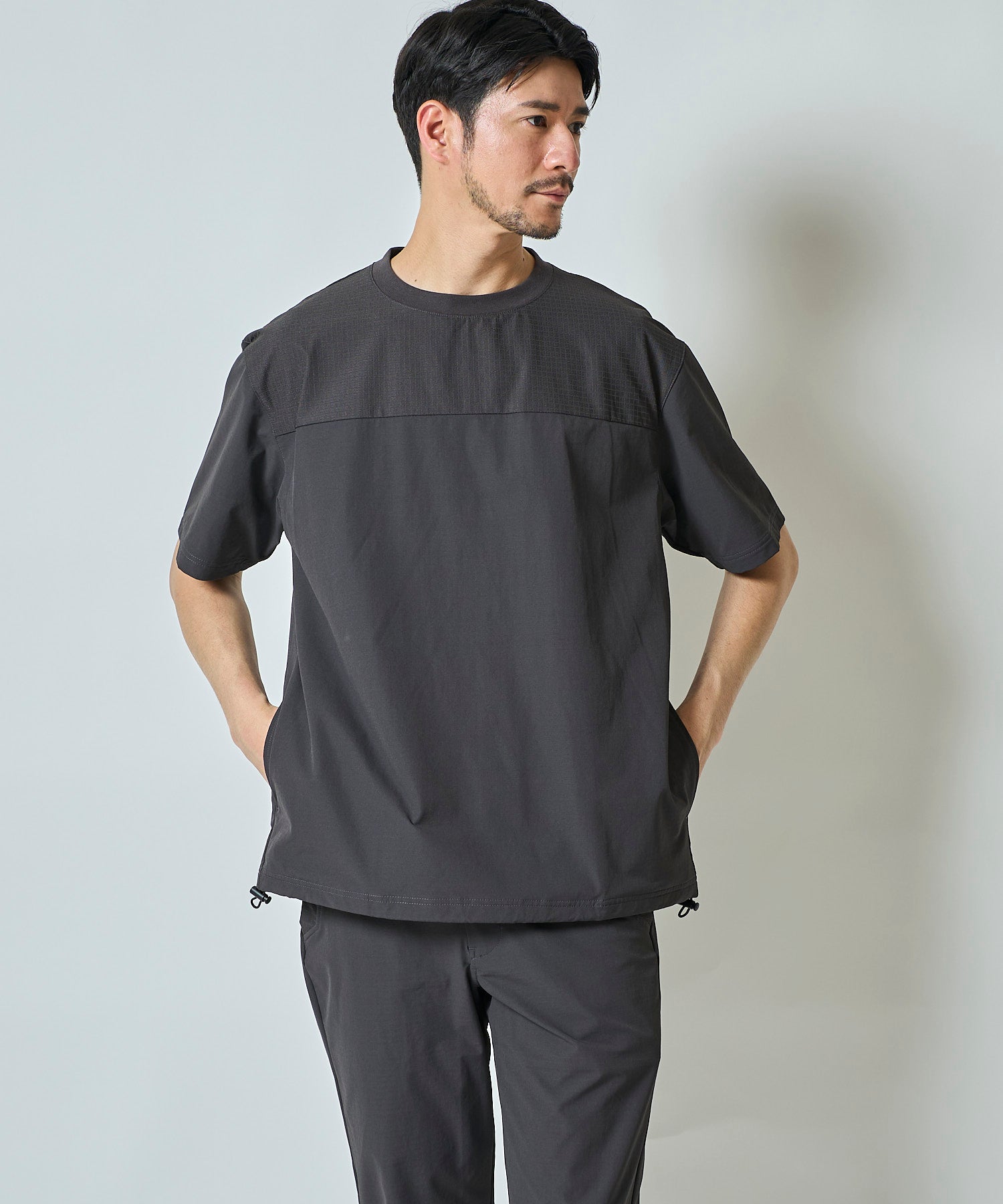 ナイロンストレッチ切替えクルーネックＴシャツ