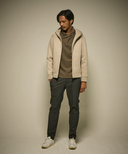 エンボスフードブルゾン