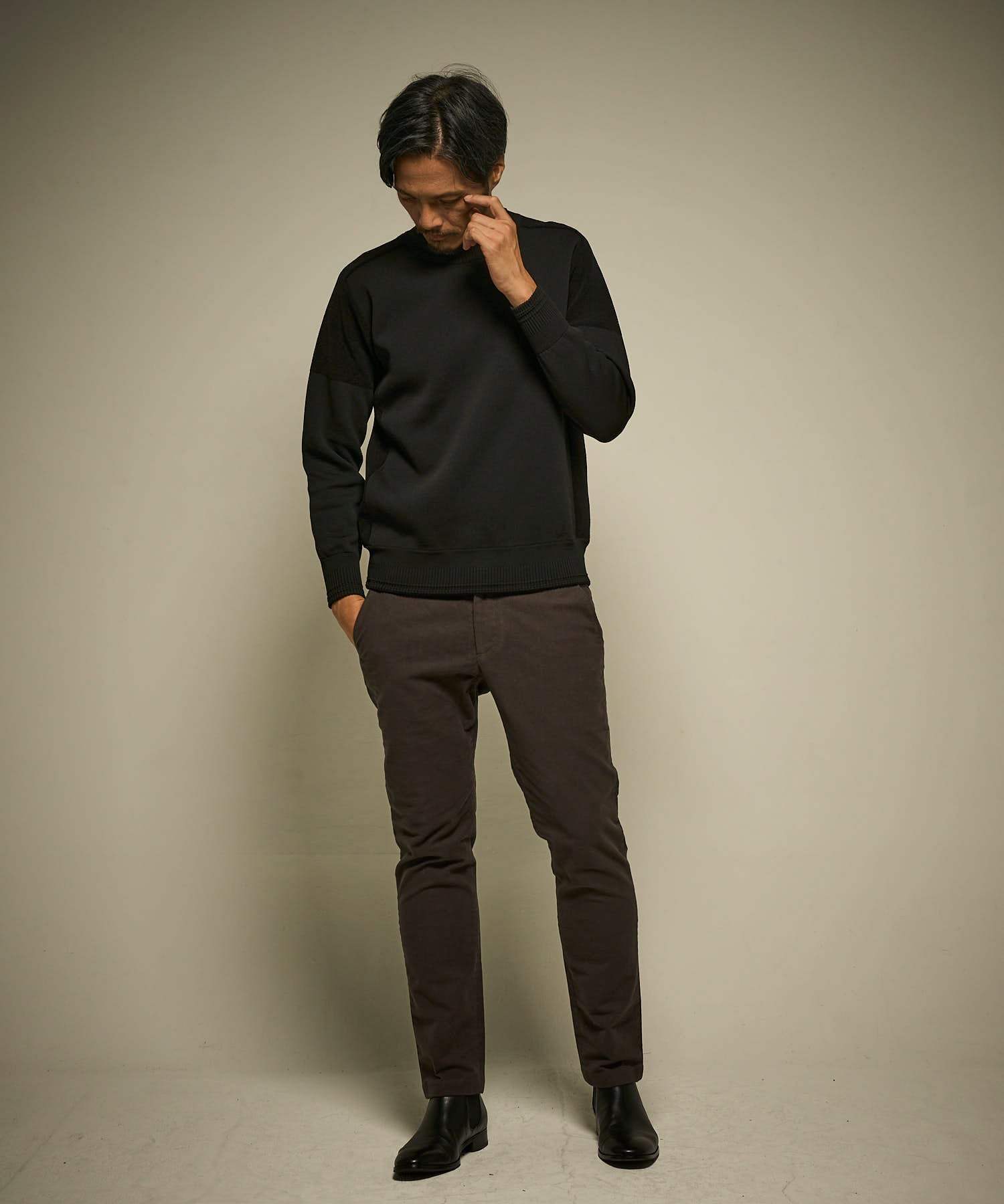 モールクルーネックニット