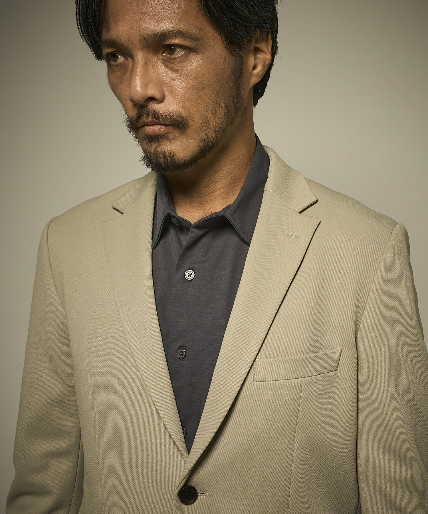 チャコールグレー（インナー使い）　model：186㎝　着用サイズ：L