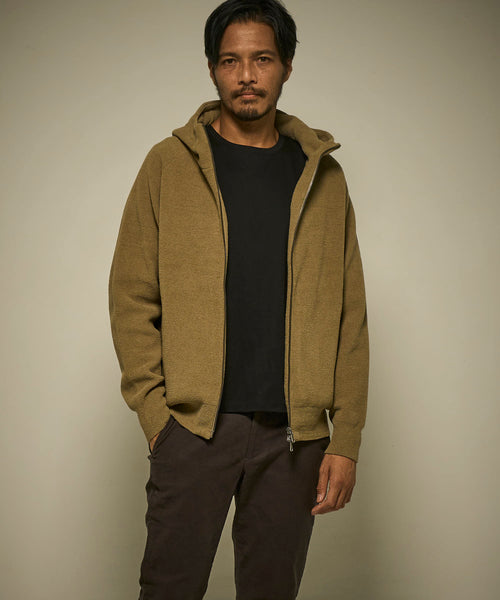 サンドベージュ　model：186㎝　着用サイズ：L