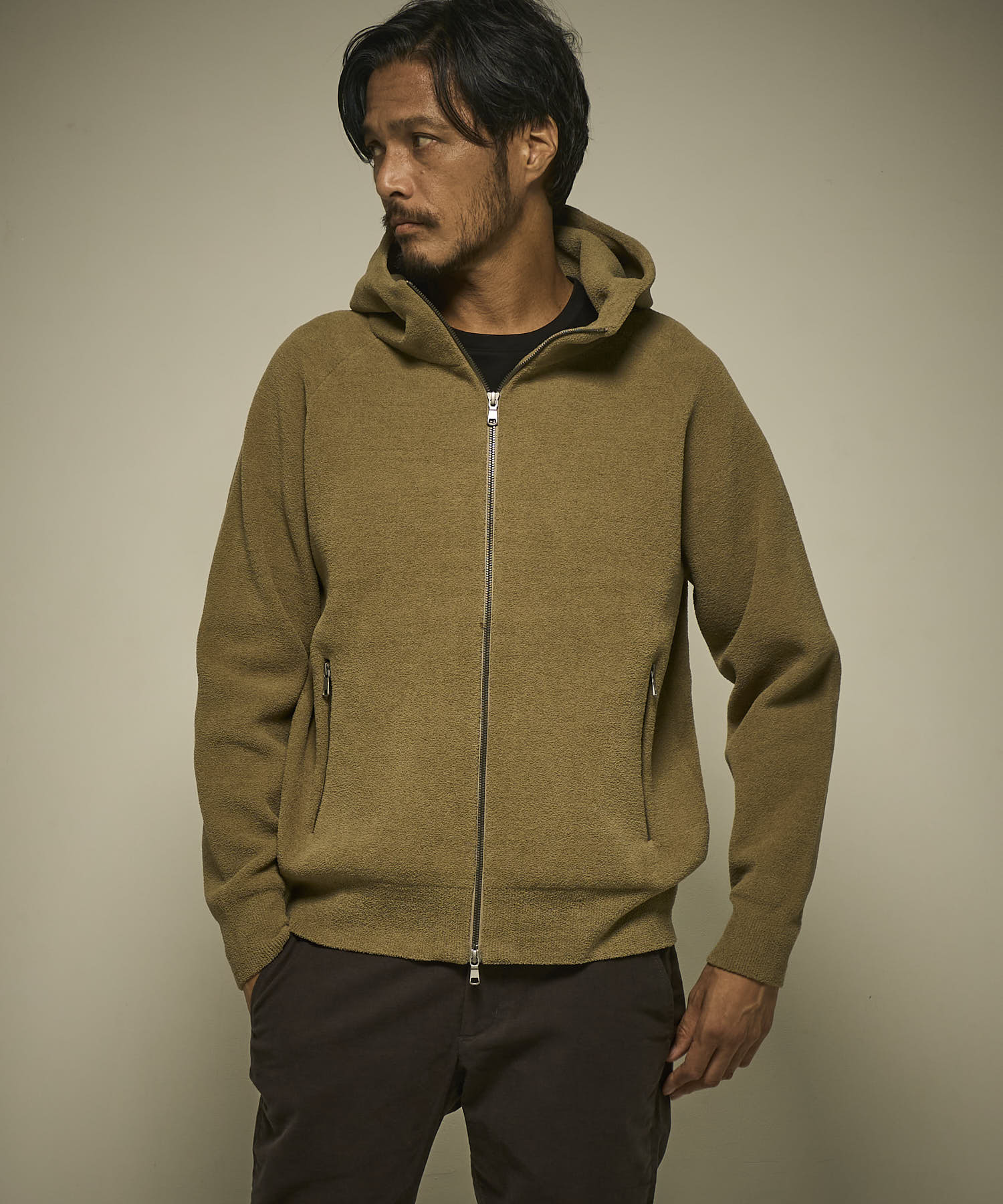 サンドベージュ　model：186㎝　着用サイズ：L